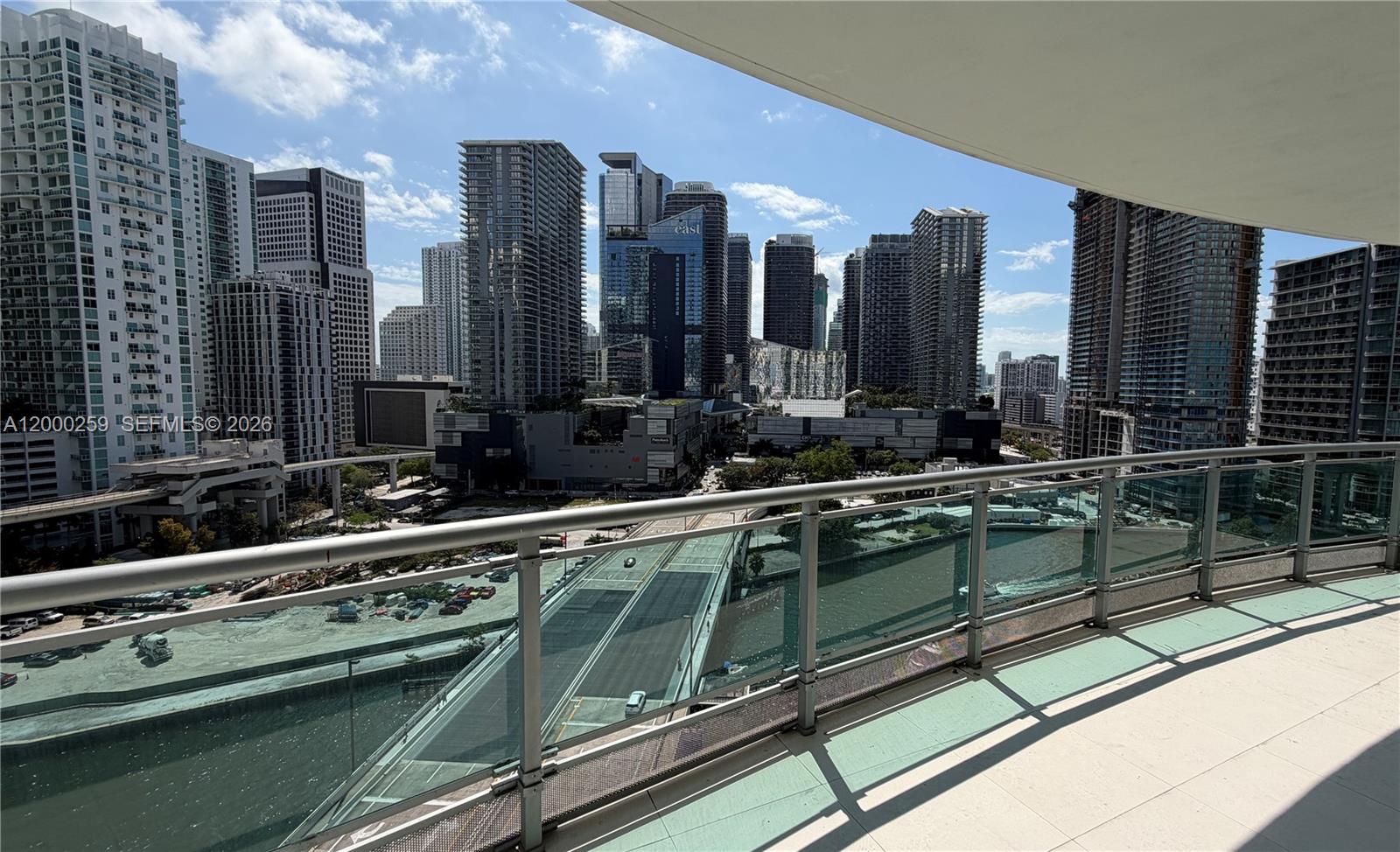 WIND CONDO - Residential