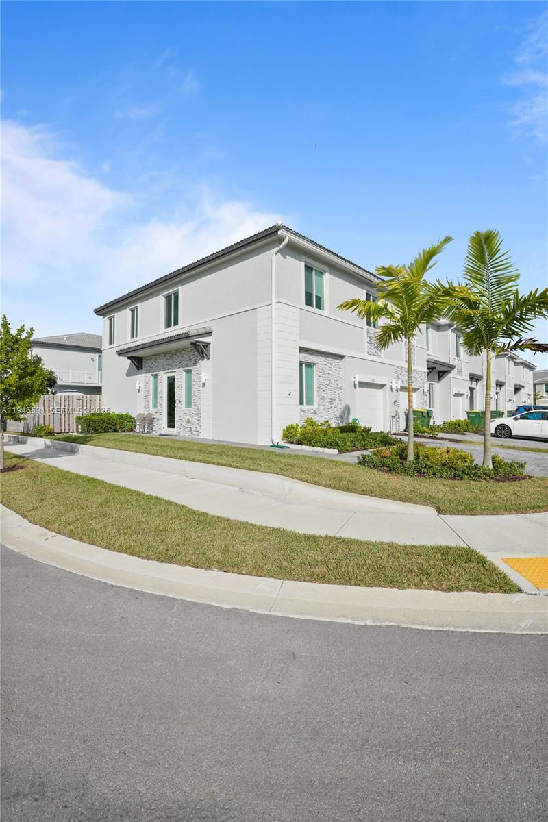 SILVER PALM RESIDENTIAL H - Residential Income