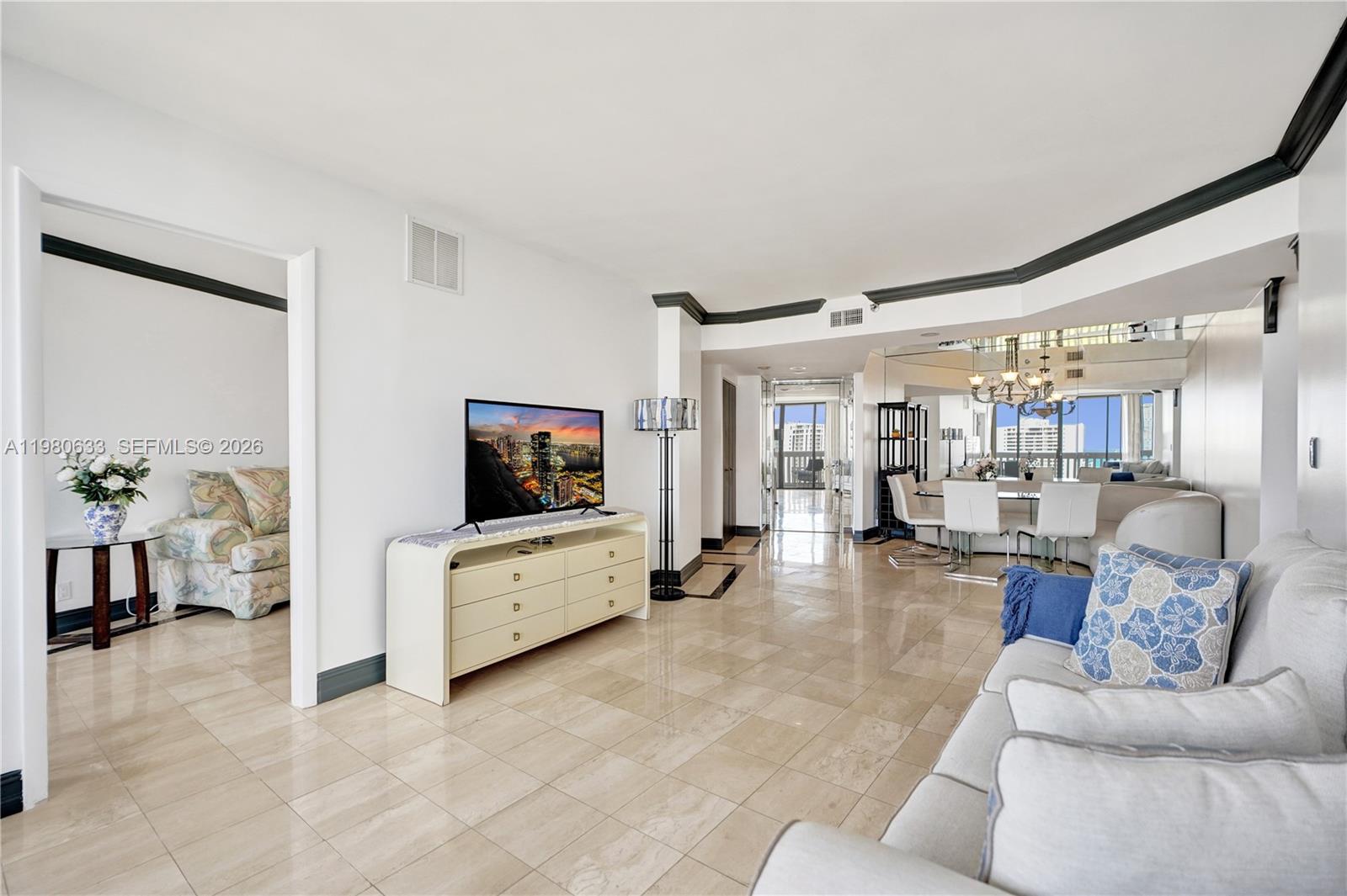 1000 ISL BLVD WILLIAMS IS - Residential