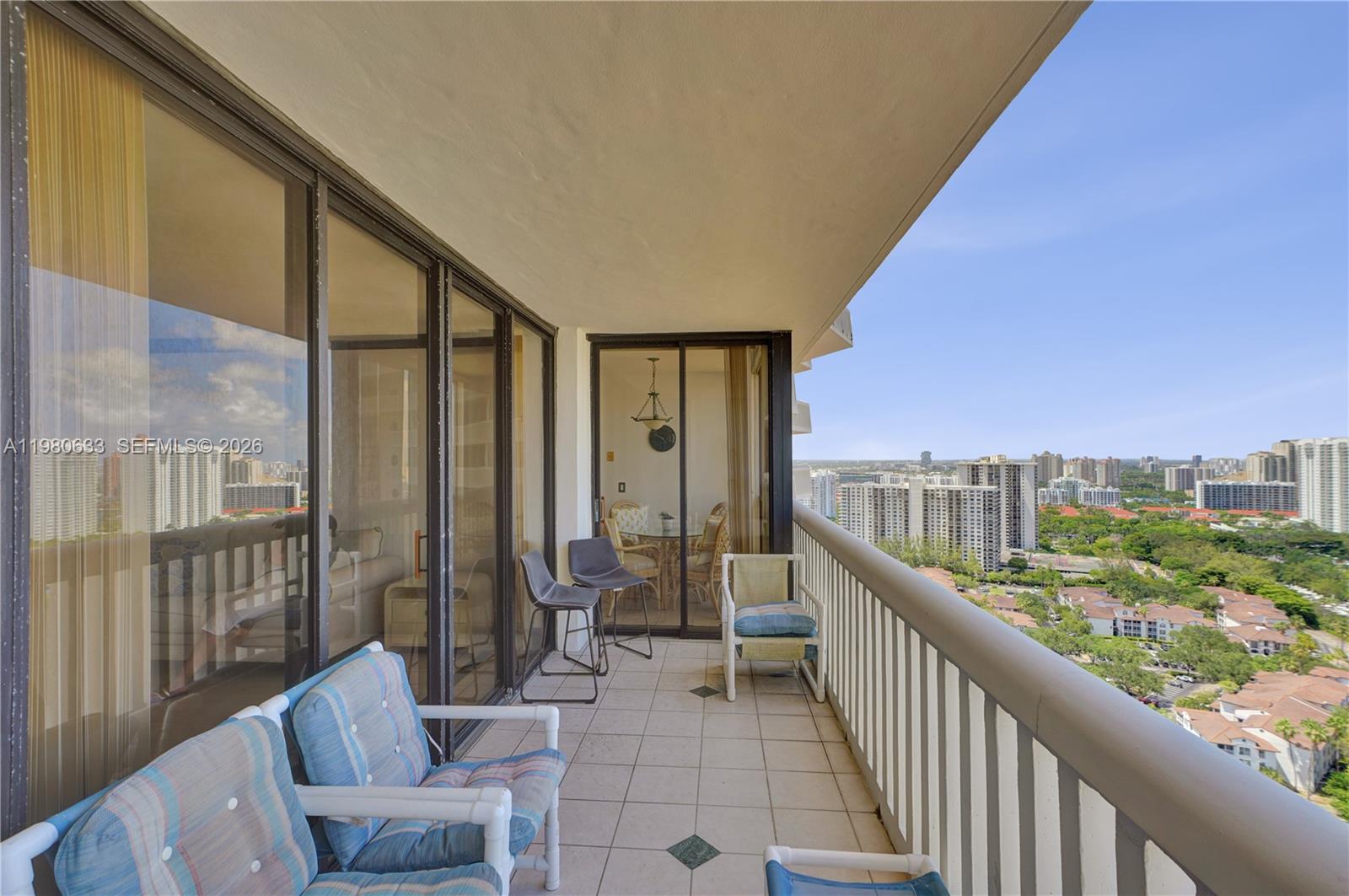 1000 ISL BLVD WILLIAMS IS - Residential