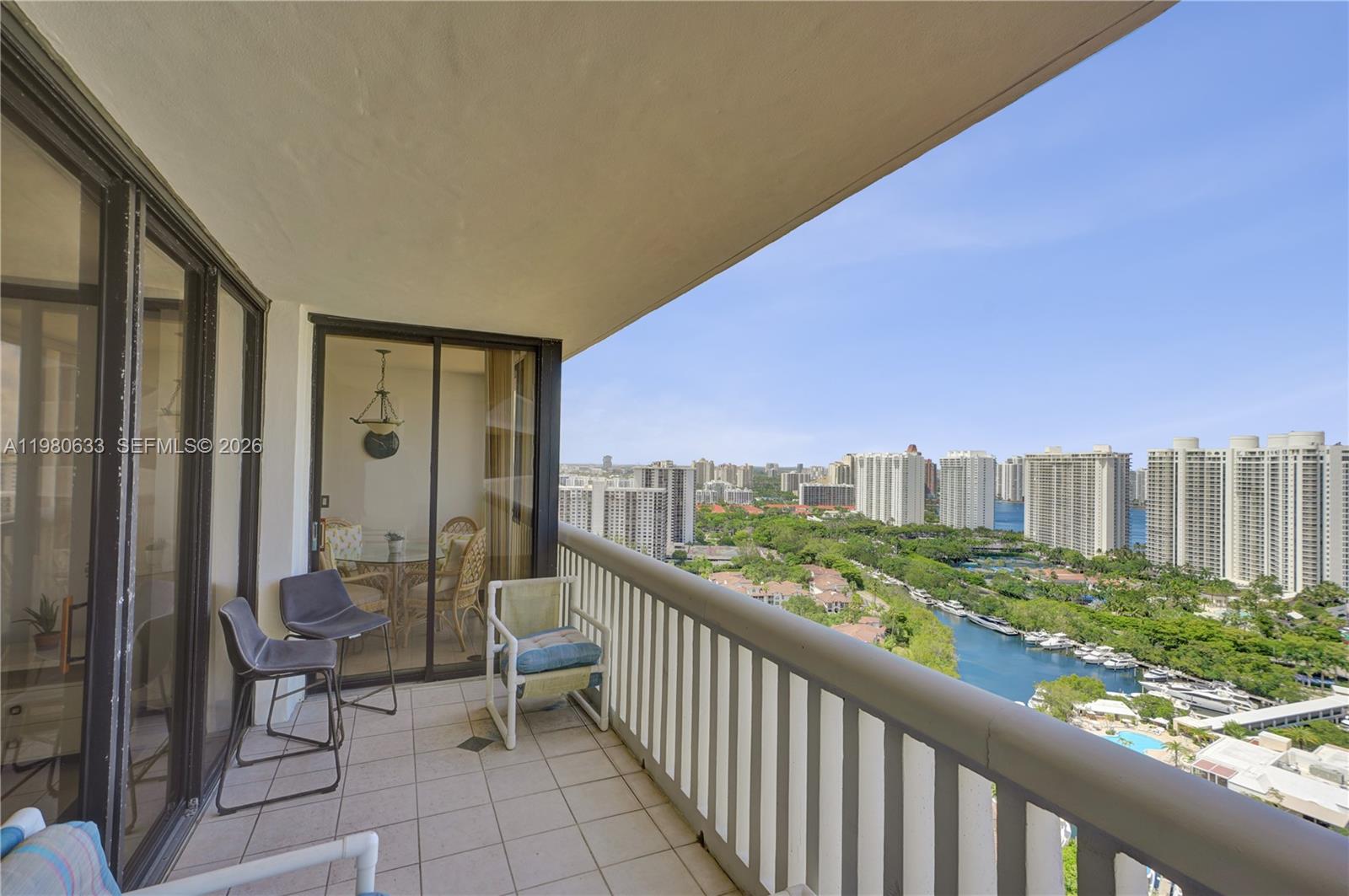 1000 ISL BLVD WILLIAMS IS - Residential