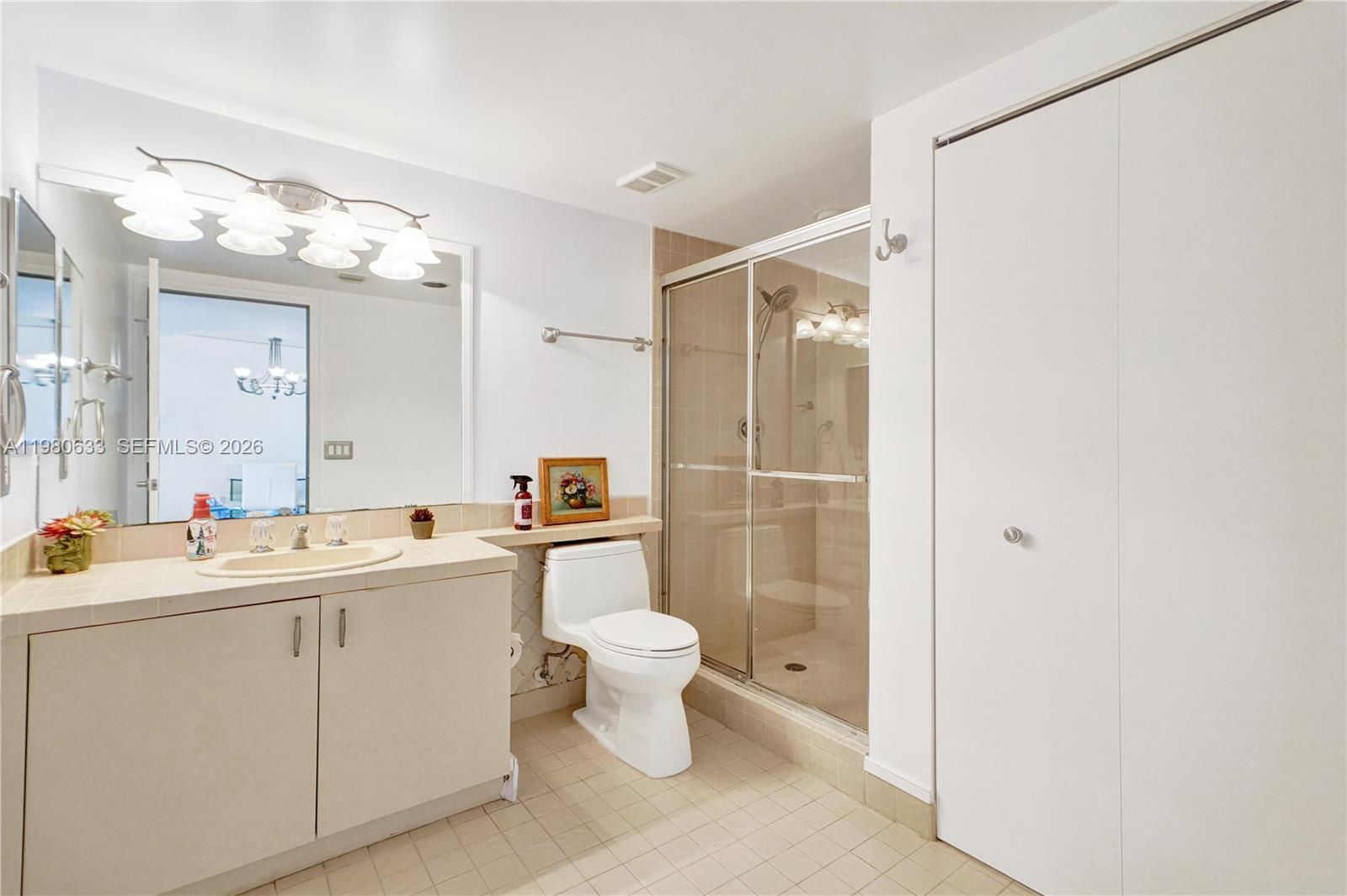 1000 ISL BLVD WILLIAMS IS - Residential
