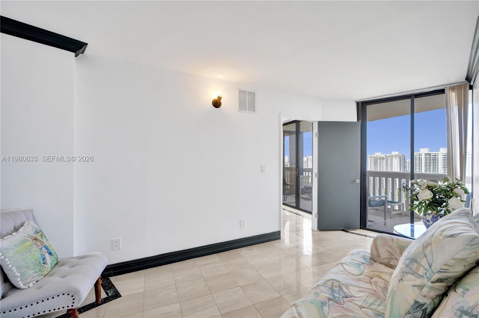 1000 ISL BLVD WILLIAMS IS - Residential