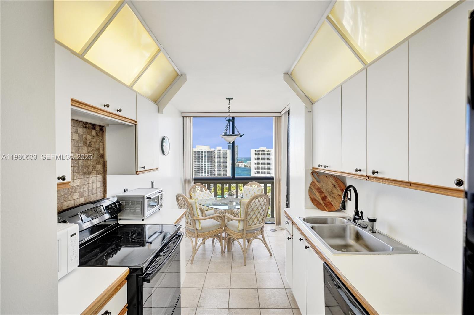 1000 ISL BLVD WILLIAMS IS - Residential