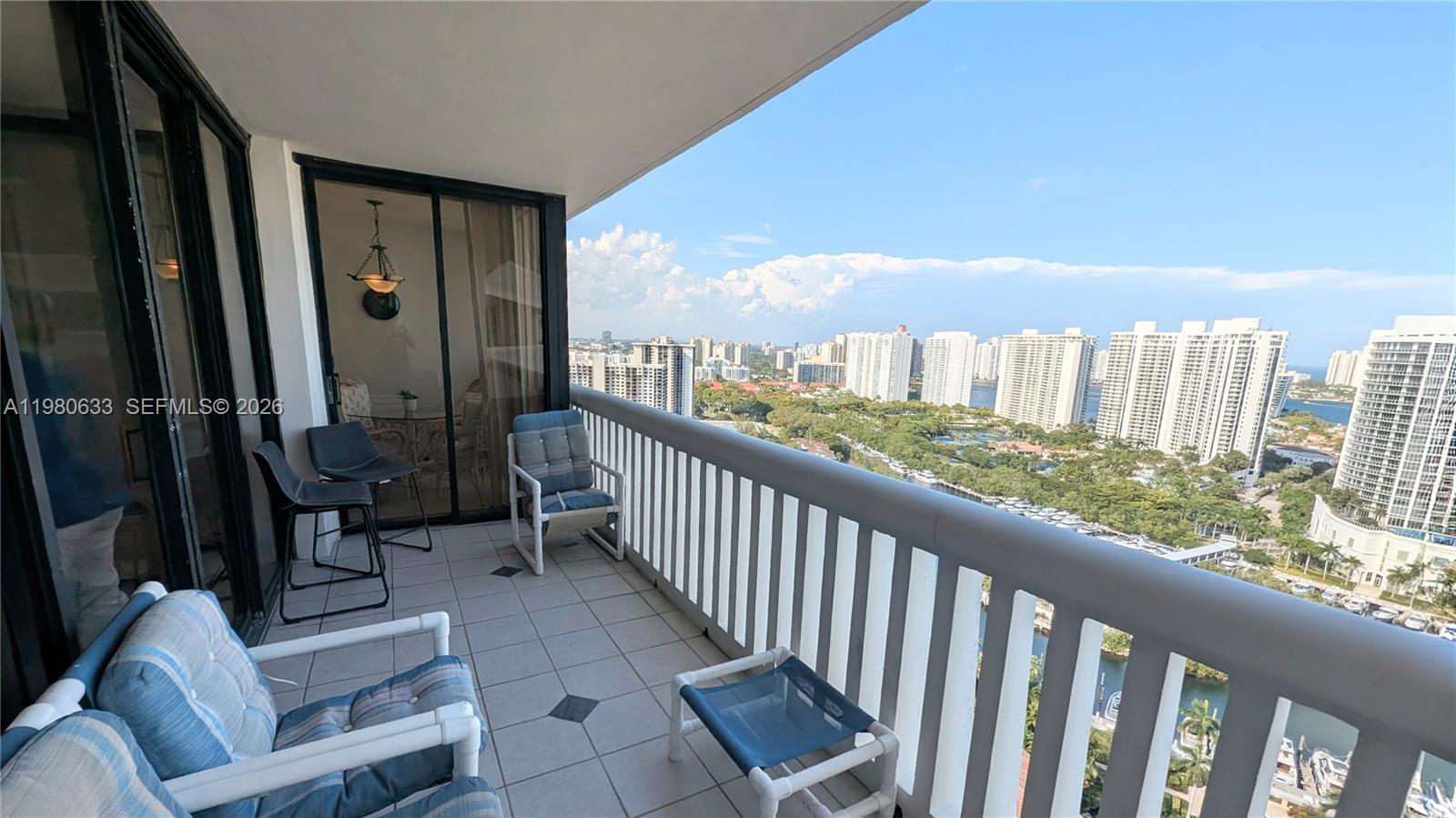 1000 ISL BLVD WILLIAMS IS - Residential