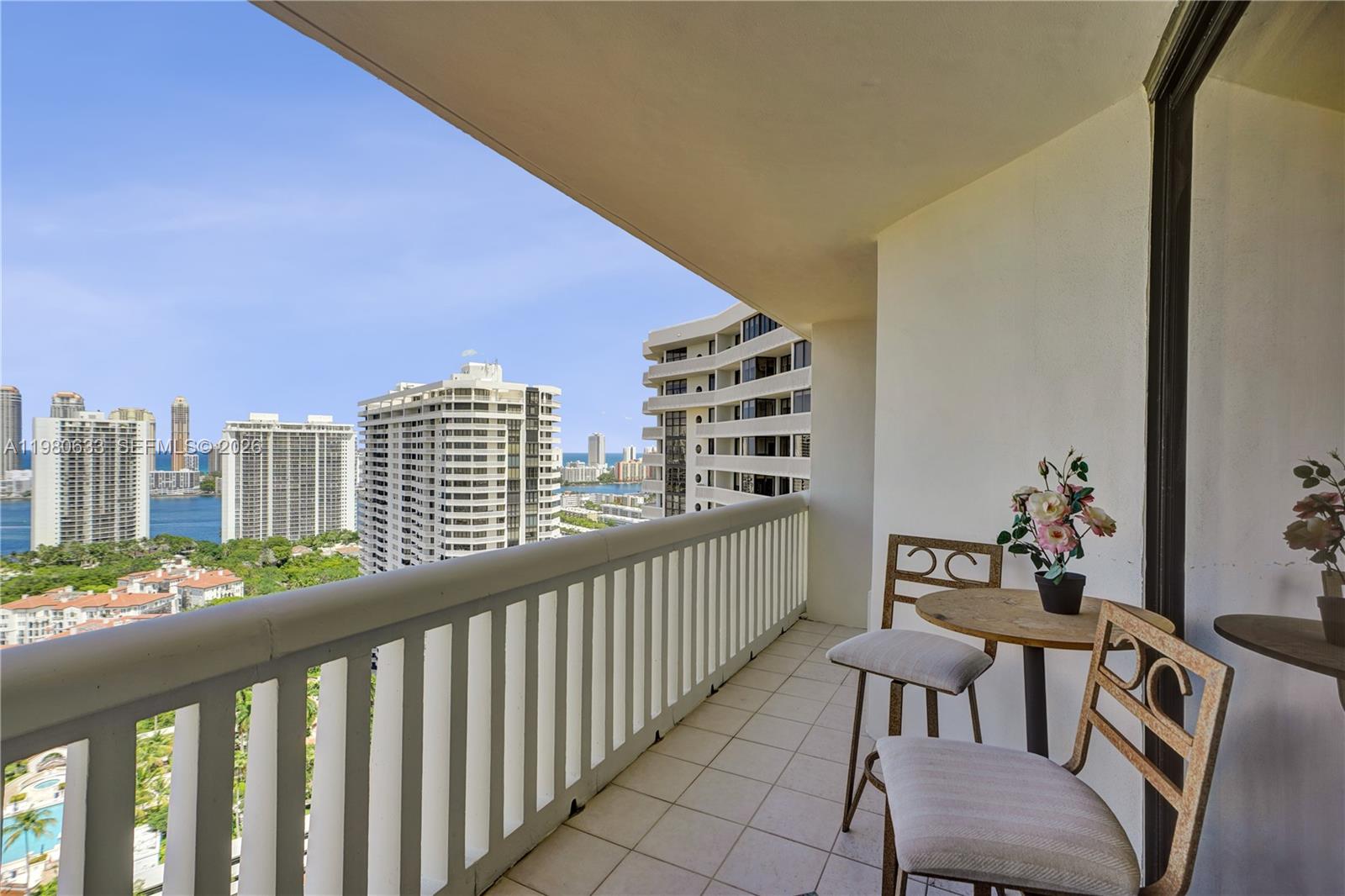 1000 ISL BLVD WILLIAMS IS - Residential