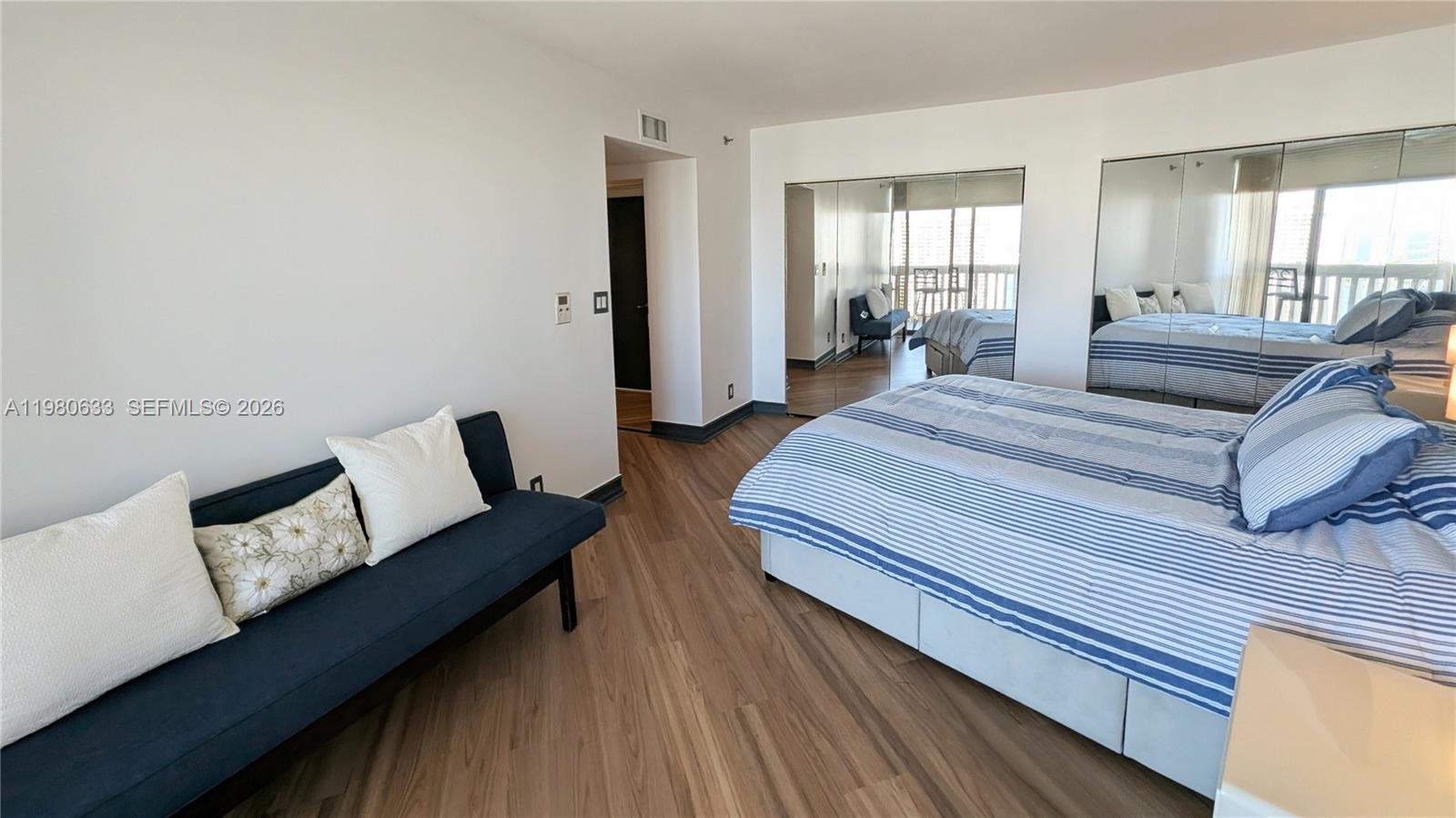 1000 ISL BLVD WILLIAMS IS - Residential