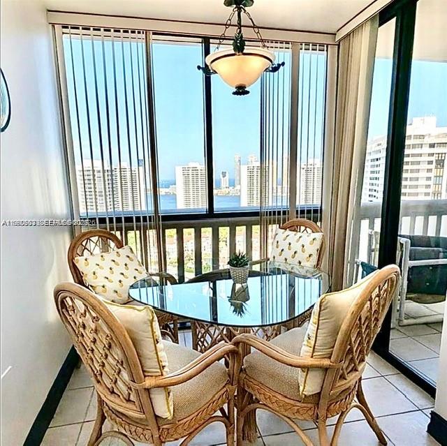 1000 ISL BLVD WILLIAMS IS - Residential