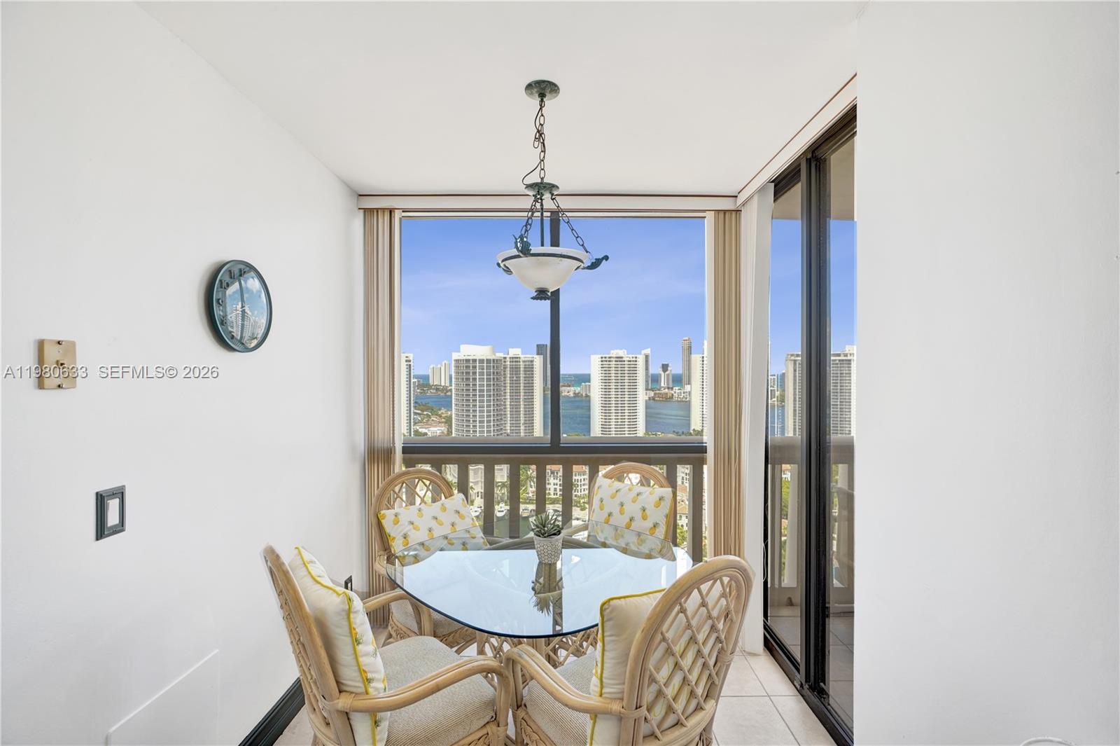 1000 ISL BLVD WILLIAMS IS - Residential