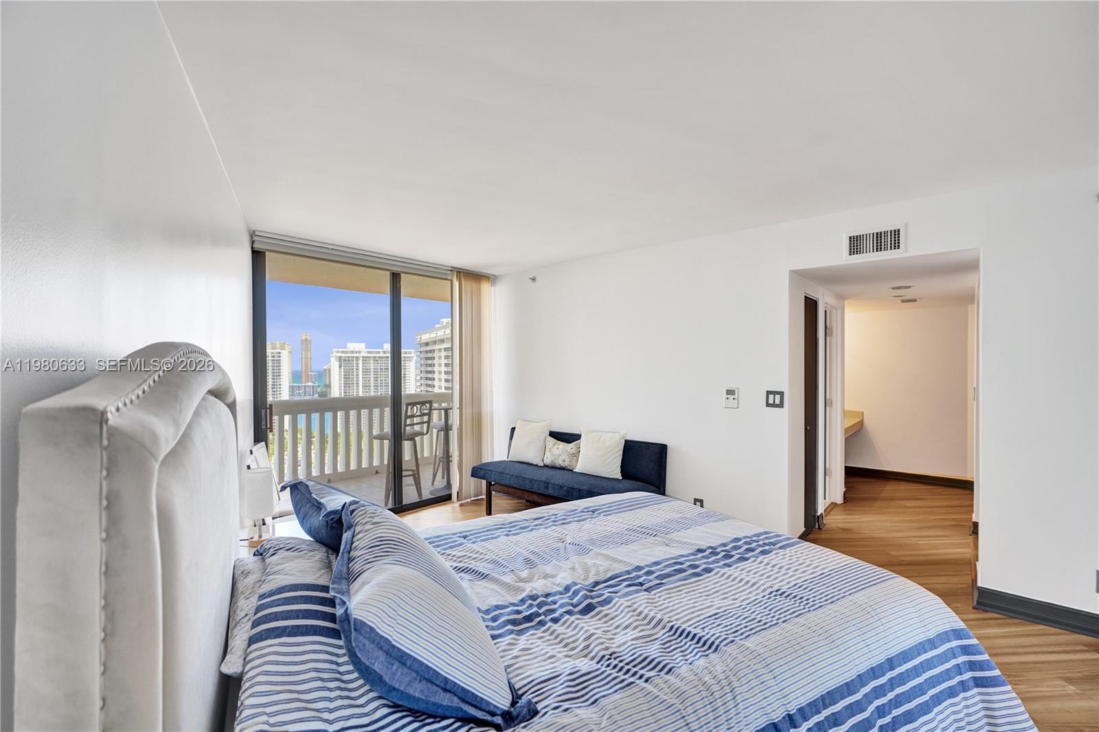 1000 ISL BLVD WILLIAMS IS - Residential