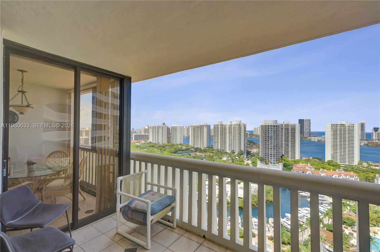 1000 ISL BLVD WILLIAMS IS - Residential