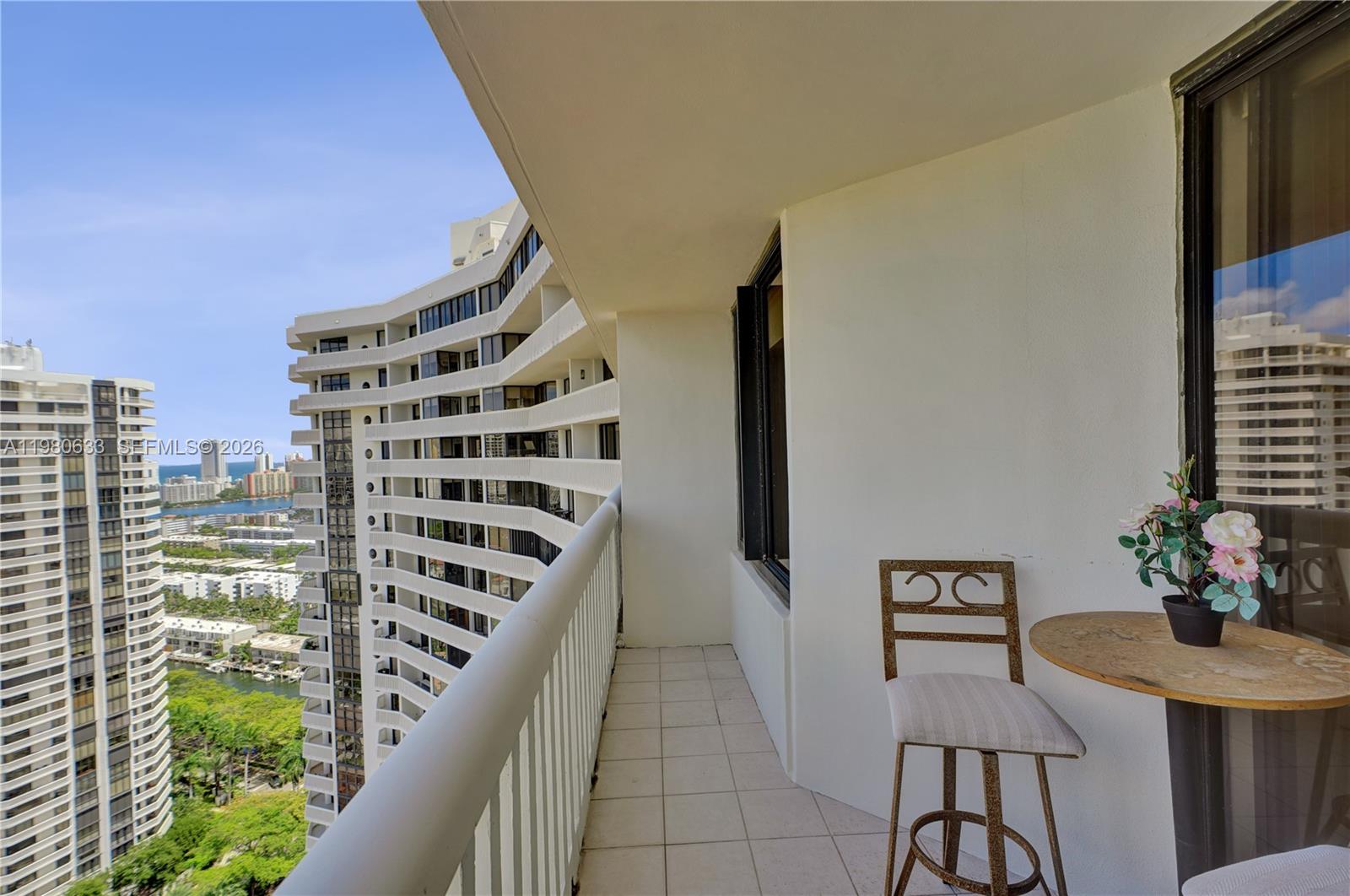 1000 ISL BLVD WILLIAMS IS - Residential
