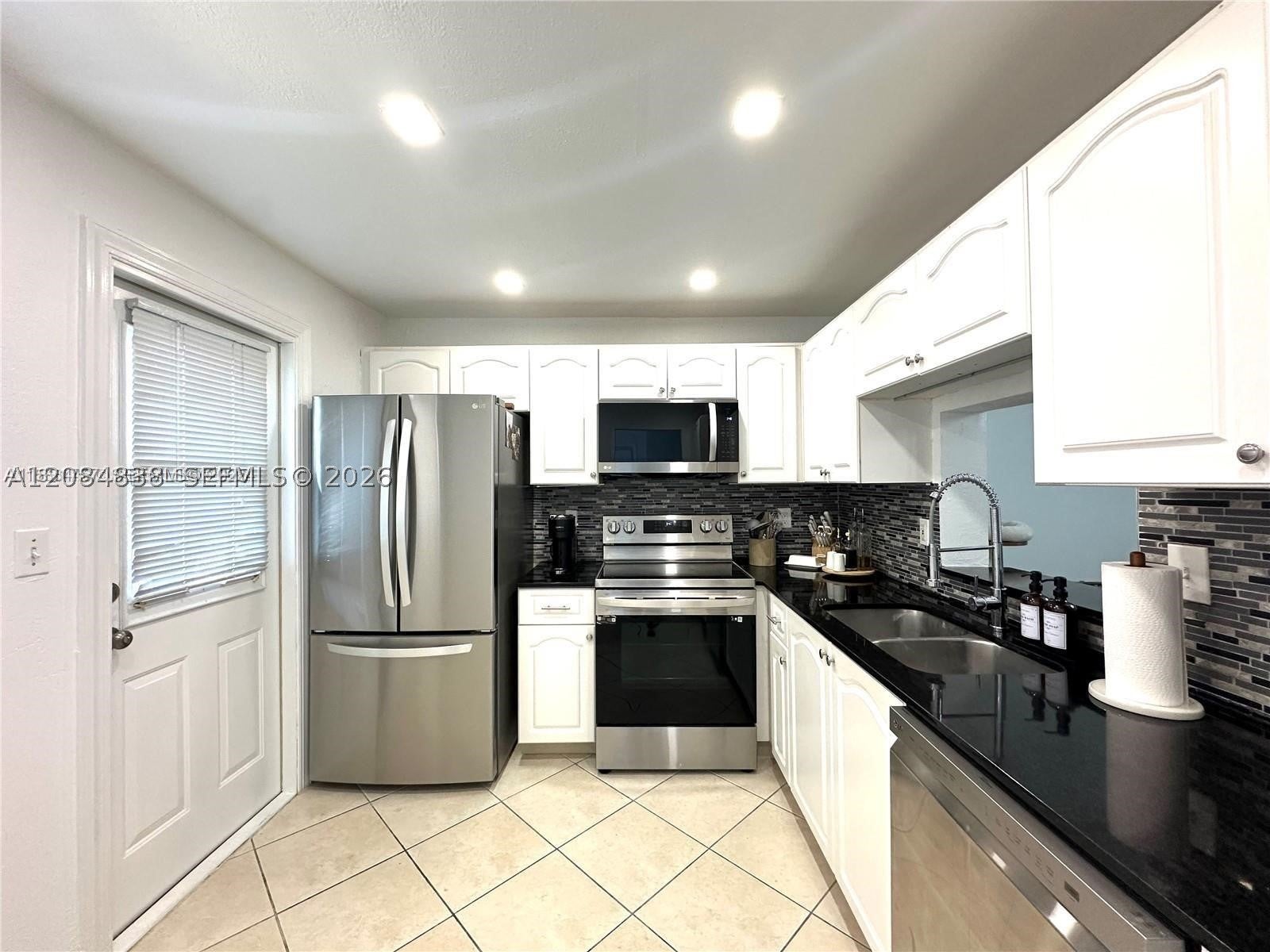 620 NE 12th Ave 102