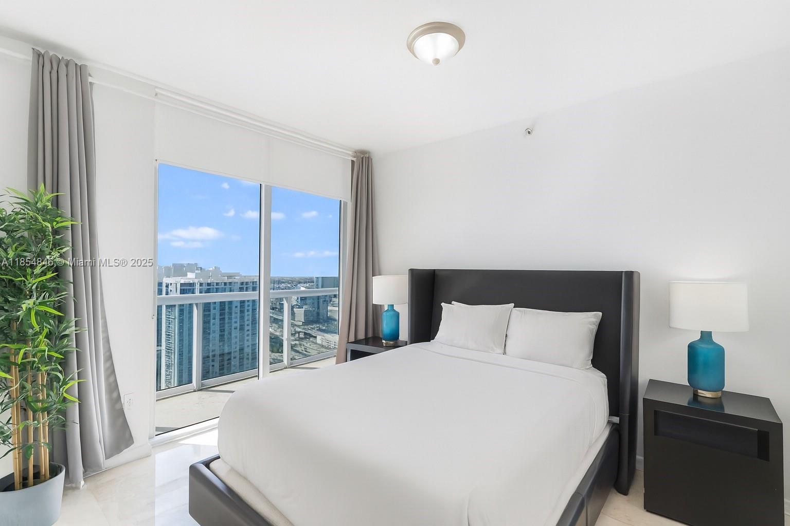 ICON BRICKELL CONDO NO 3 - Residential