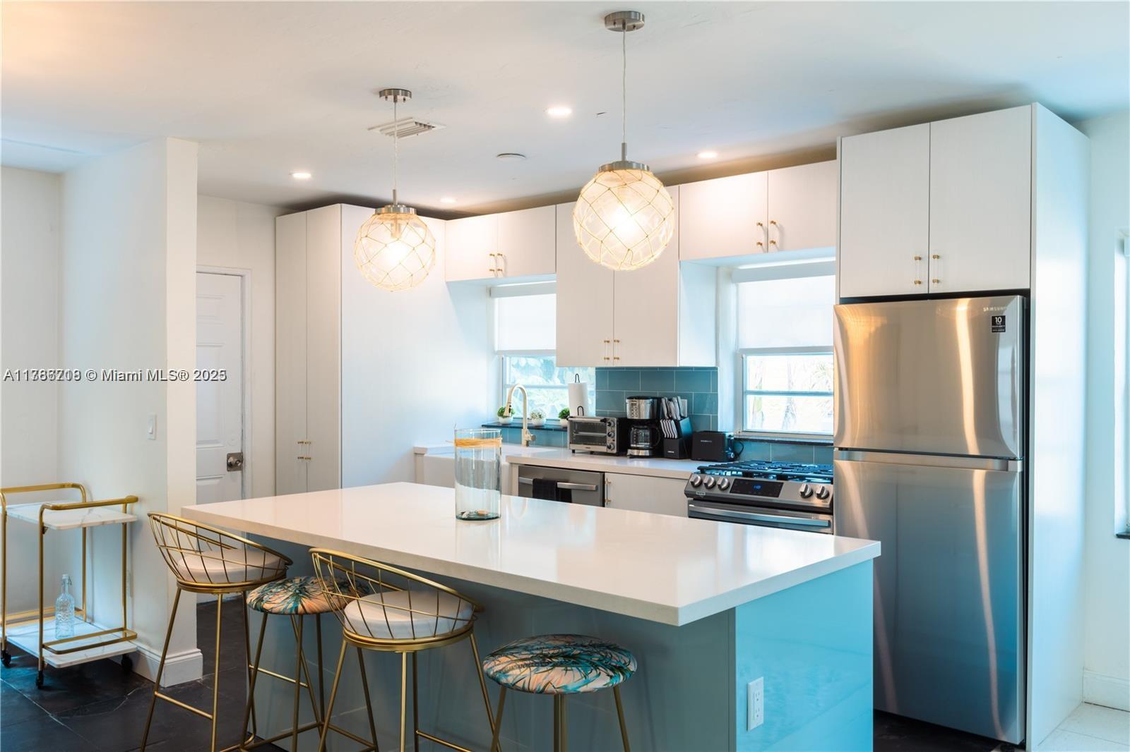 BANYAN PLACE AMD & EXTENS - Residential Income