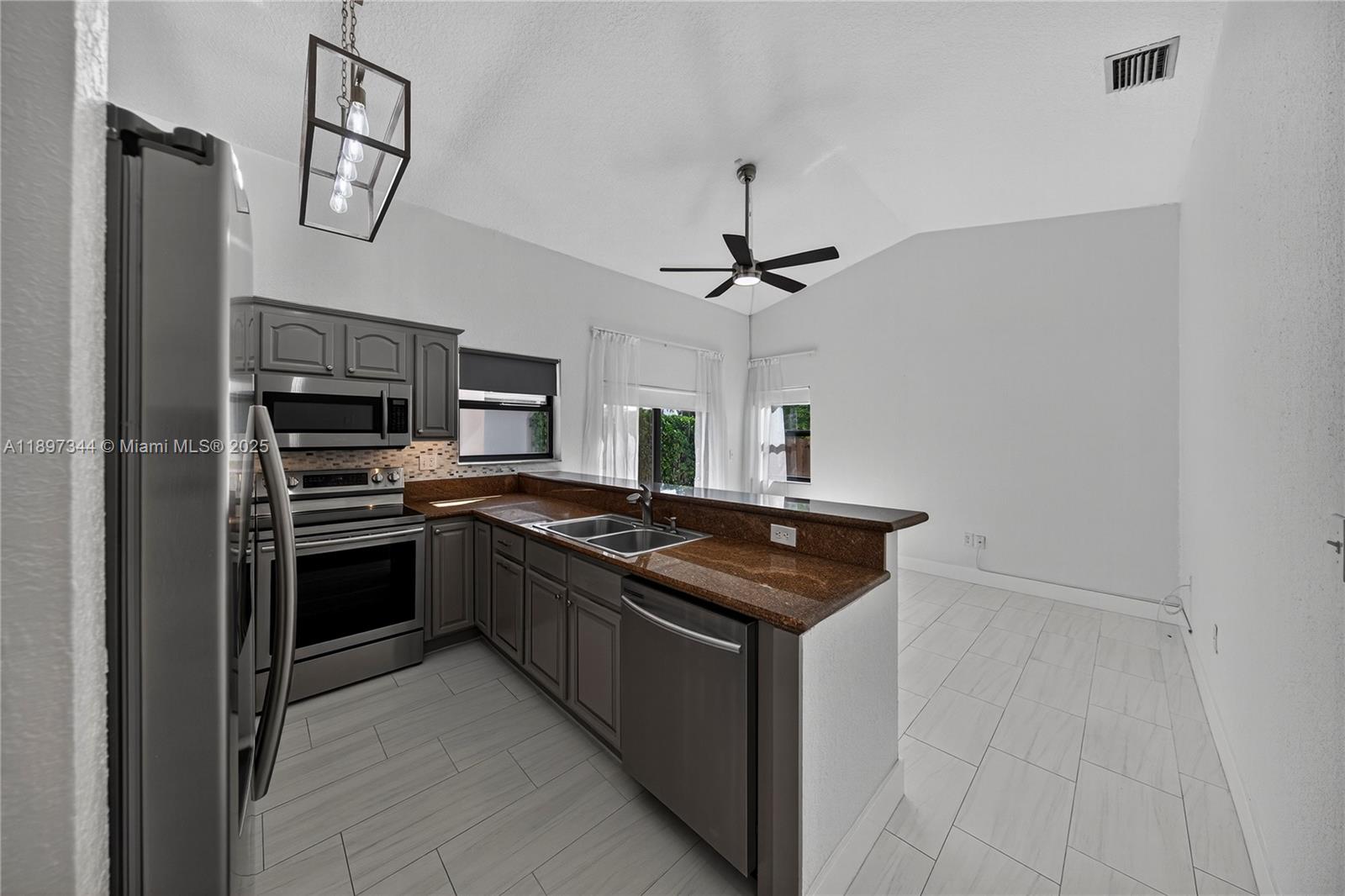 WATERFORD - Residential Lease