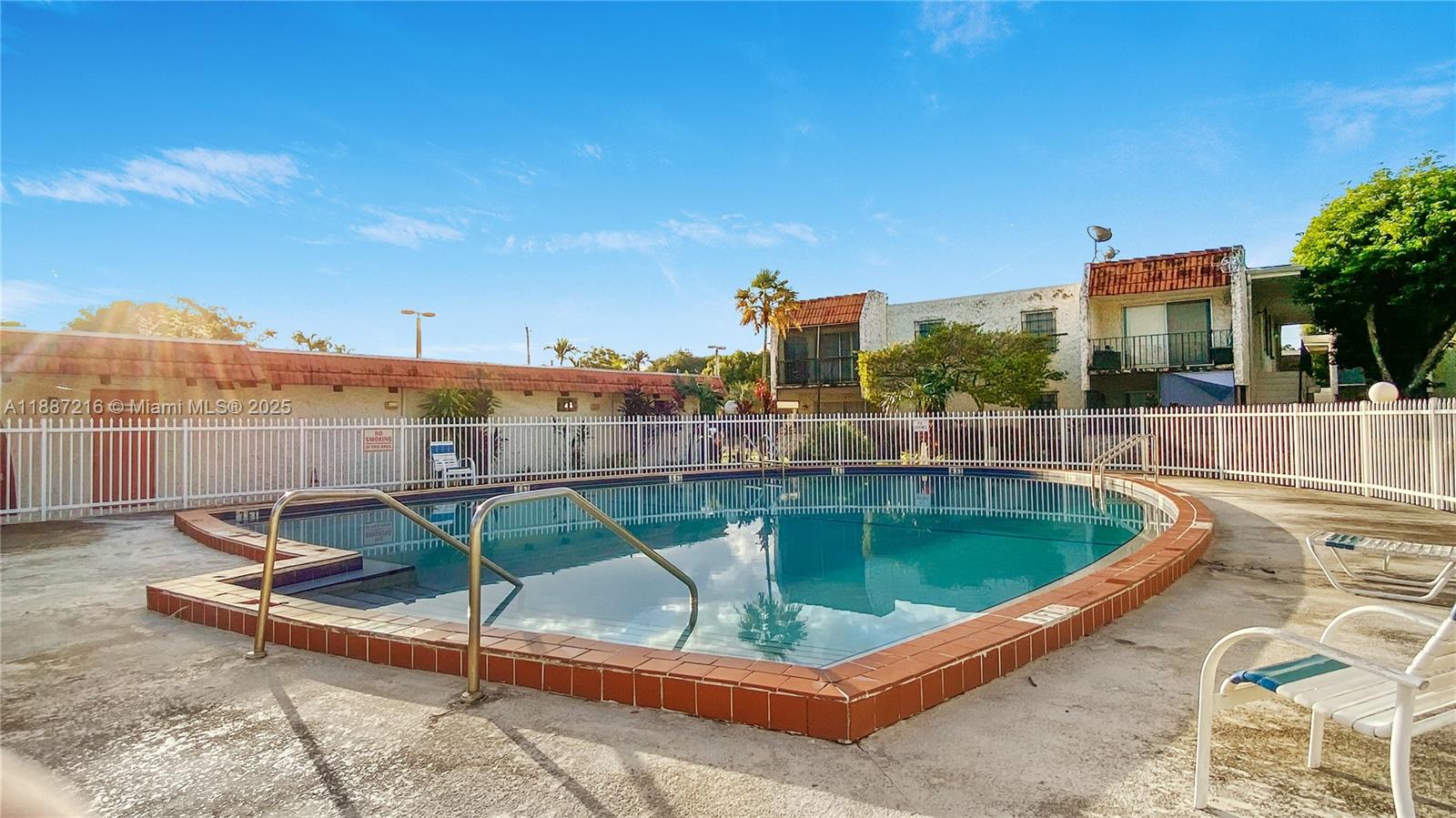 CASA GRANADA CONDO - Residential