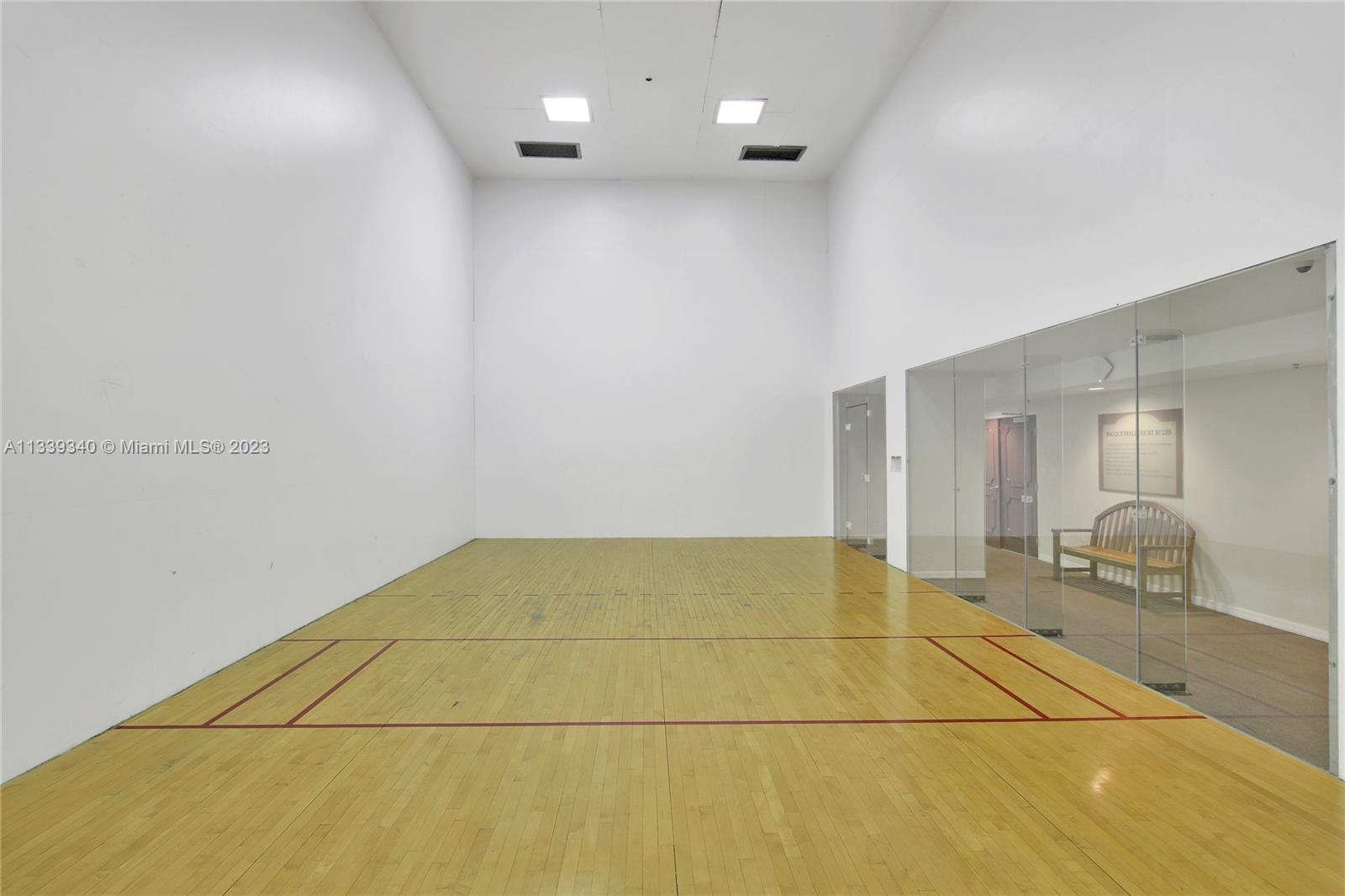 Yacht Club Brickell - Residential Lease