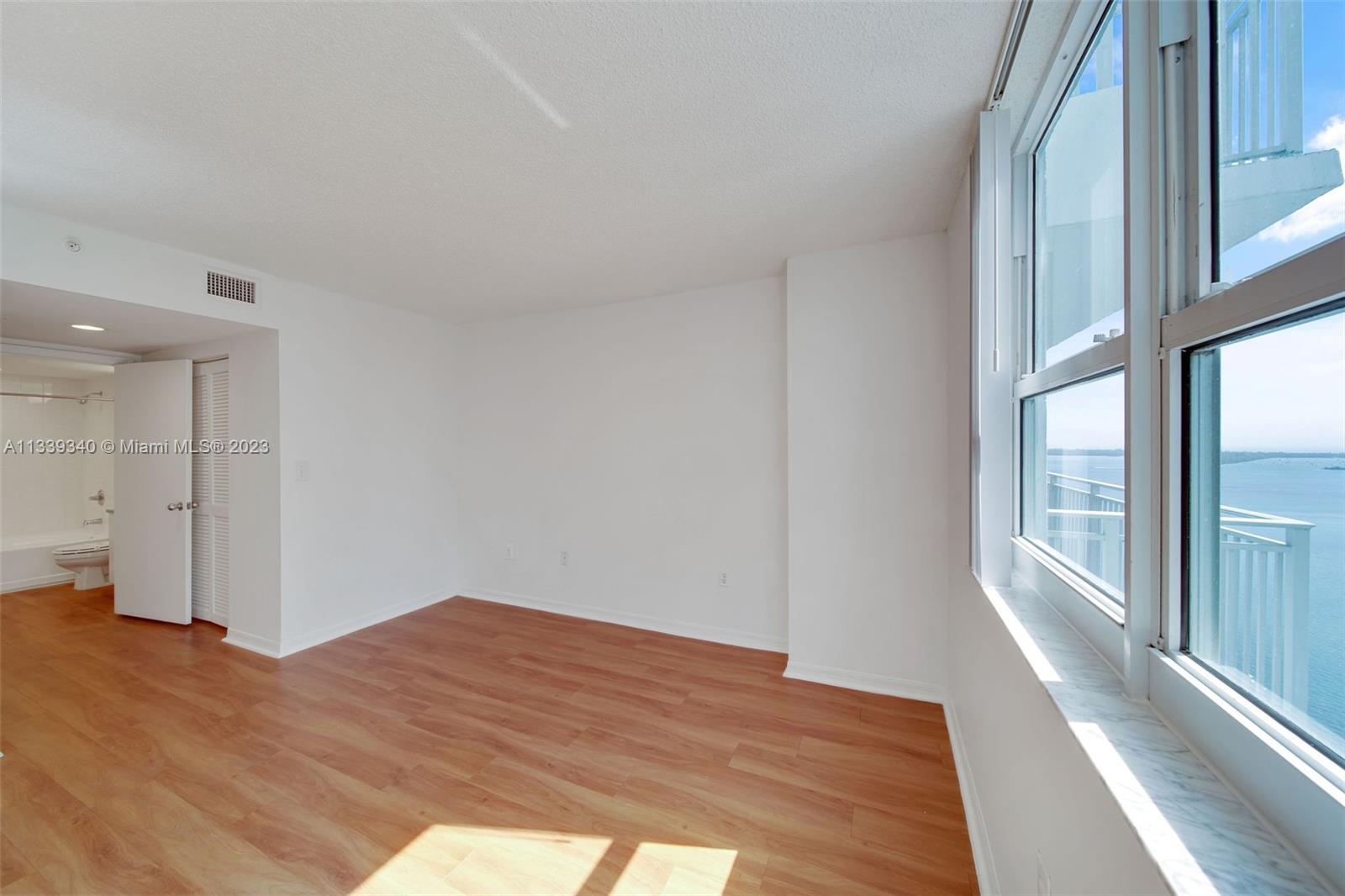 Yacht Club Brickell - Residential Lease