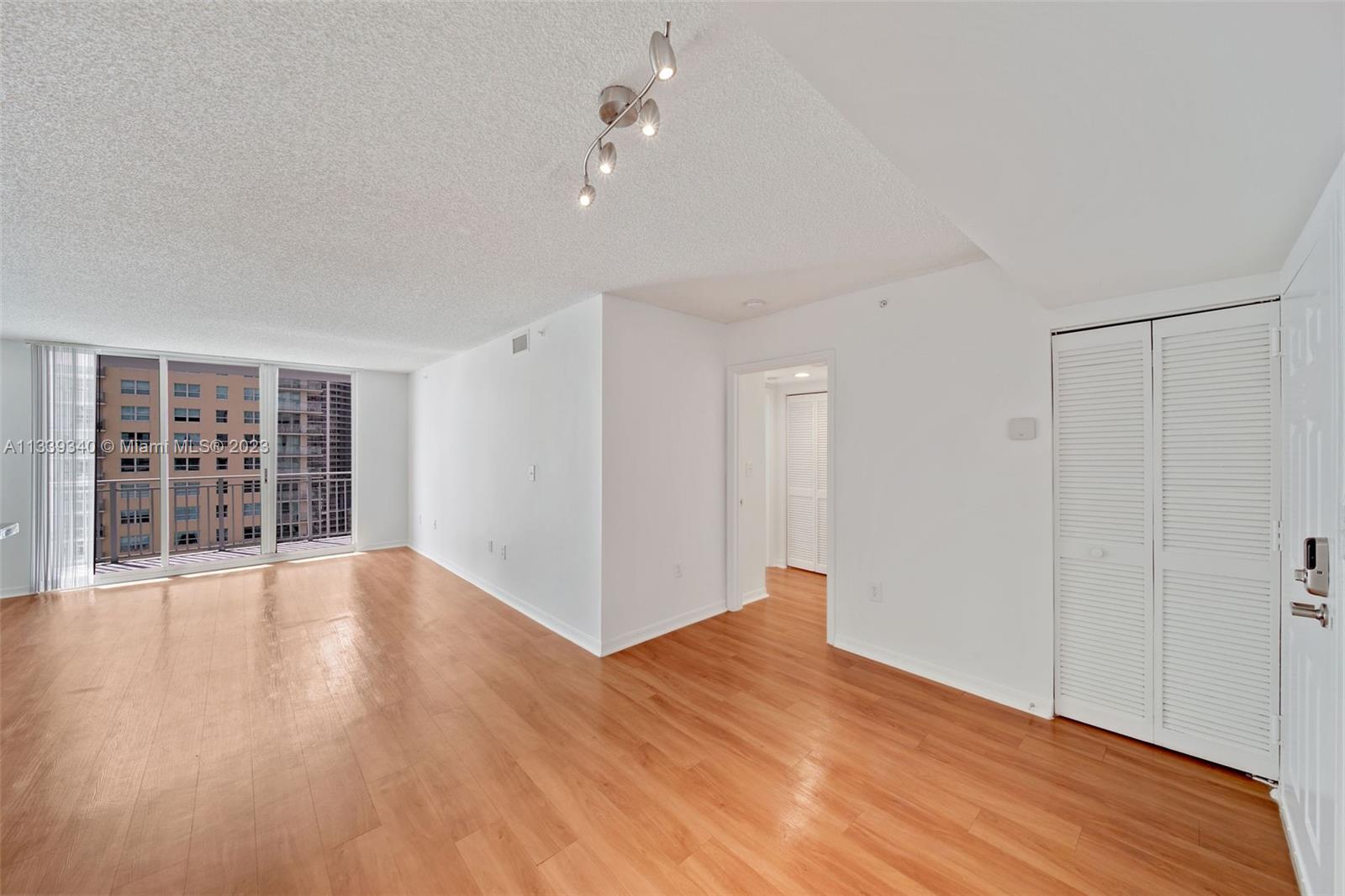 Yacht Club Brickell - Residential Lease