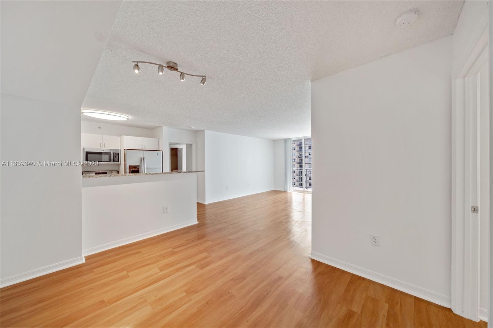 Yacht Club Brickell - Residential Lease