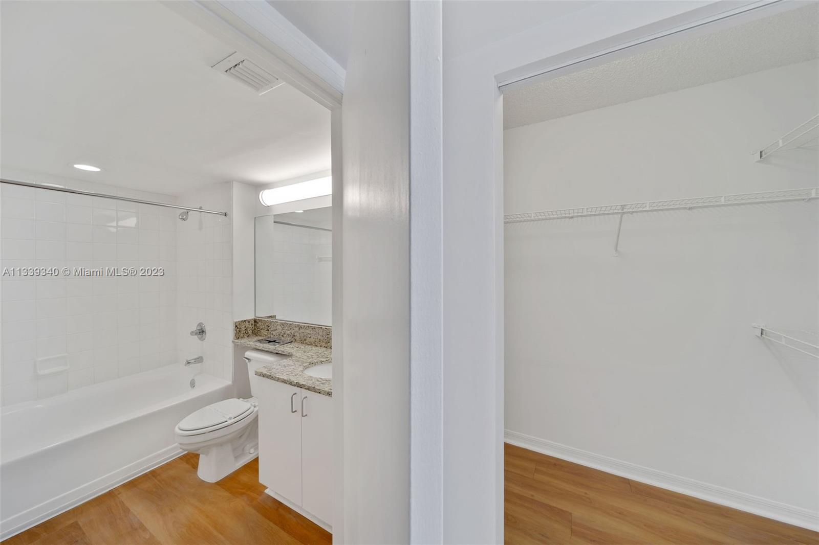 Yacht Club Brickell - Residential Lease