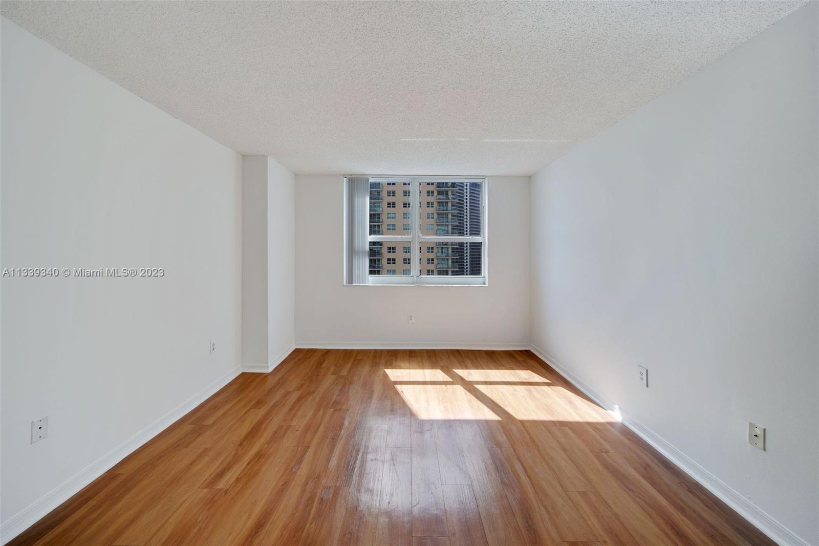 Yacht Club Brickell - Residential Lease