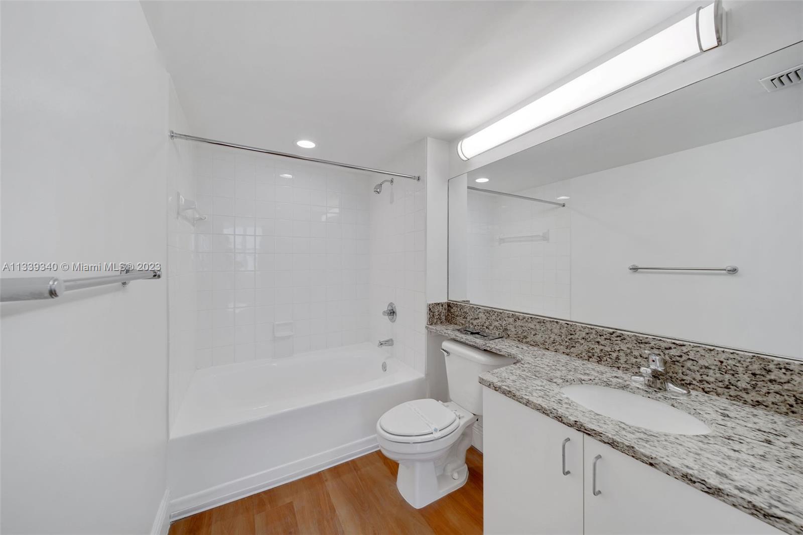 Yacht Club Brickell - Residential Lease