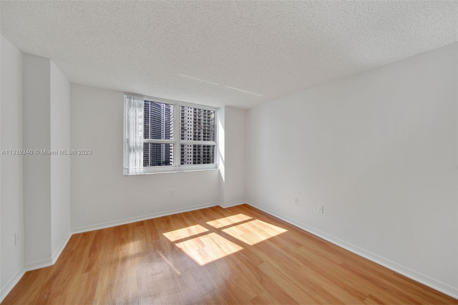 Yacht Club Brickell - Residential Lease