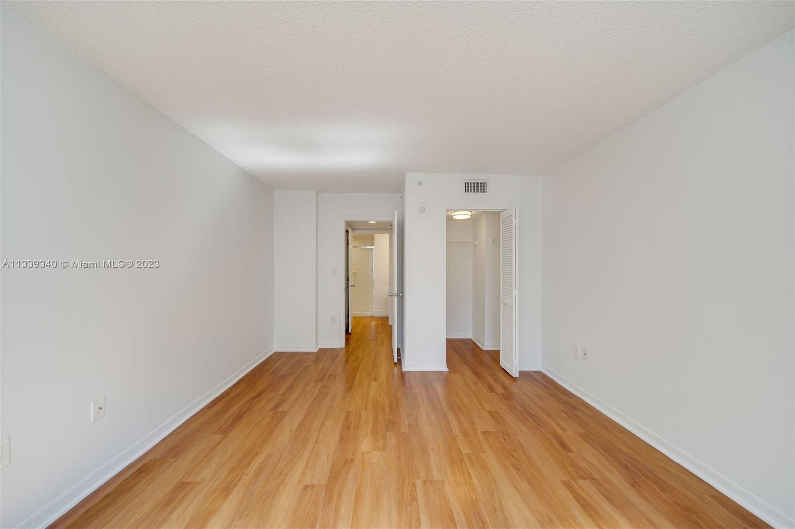 Yacht Club Brickell - Residential Lease