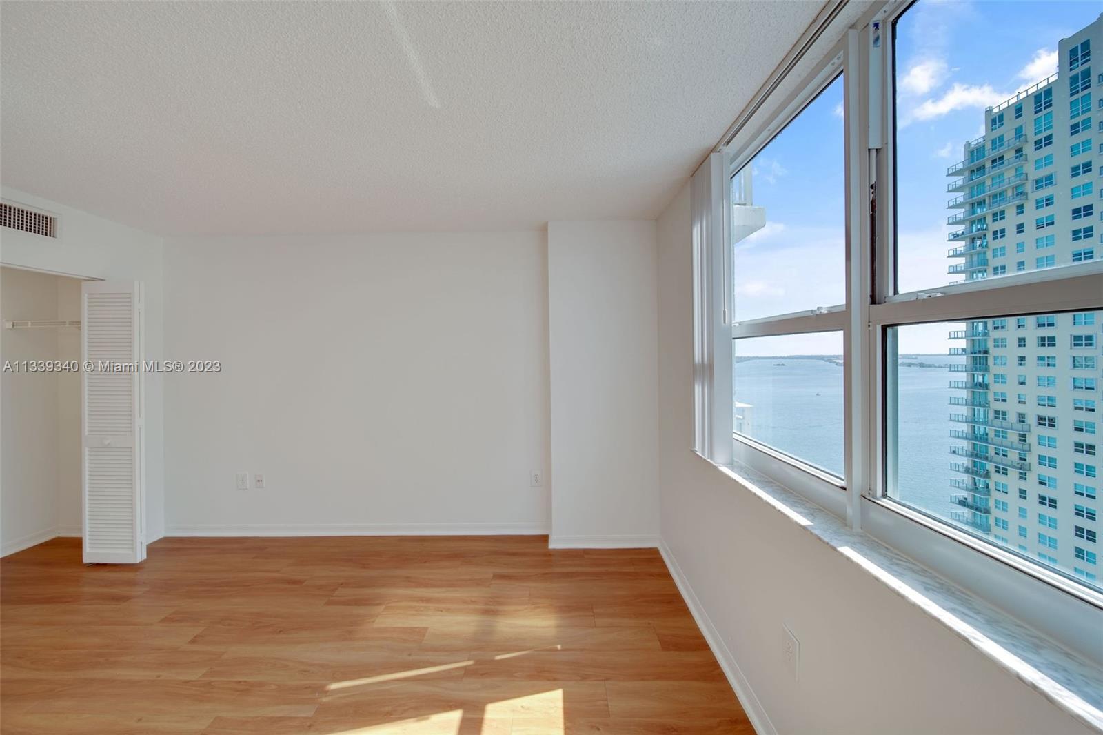 Yacht Club Brickell - Residential Lease