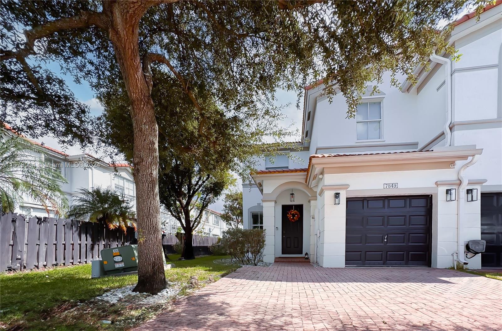 ISLANDS AT DORAL 1ST ADDN - Residential