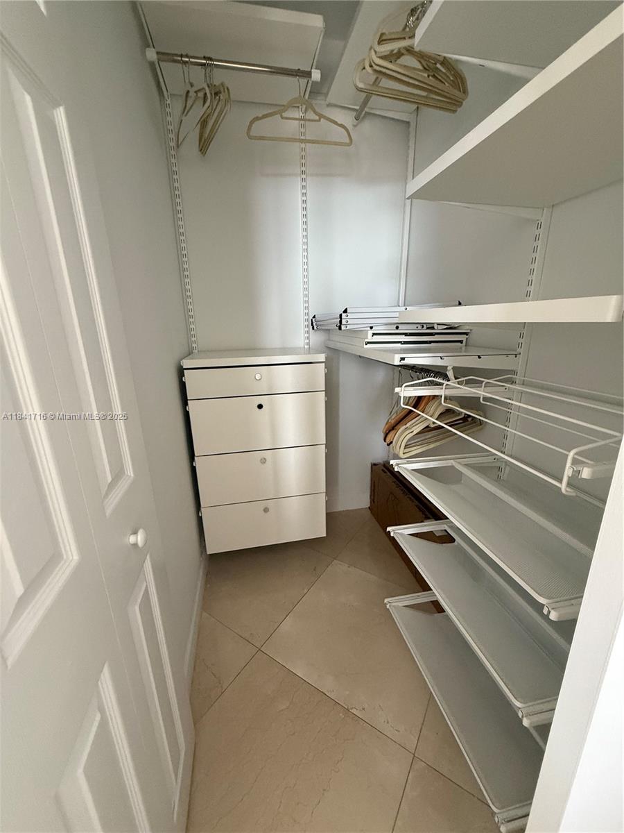 PORTSVIEW @ THE WATERWAYS - Residential