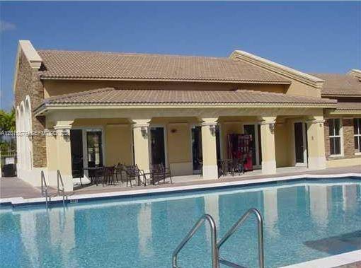 VILLAS AT CARMEL CONDO NO - Residential Lease