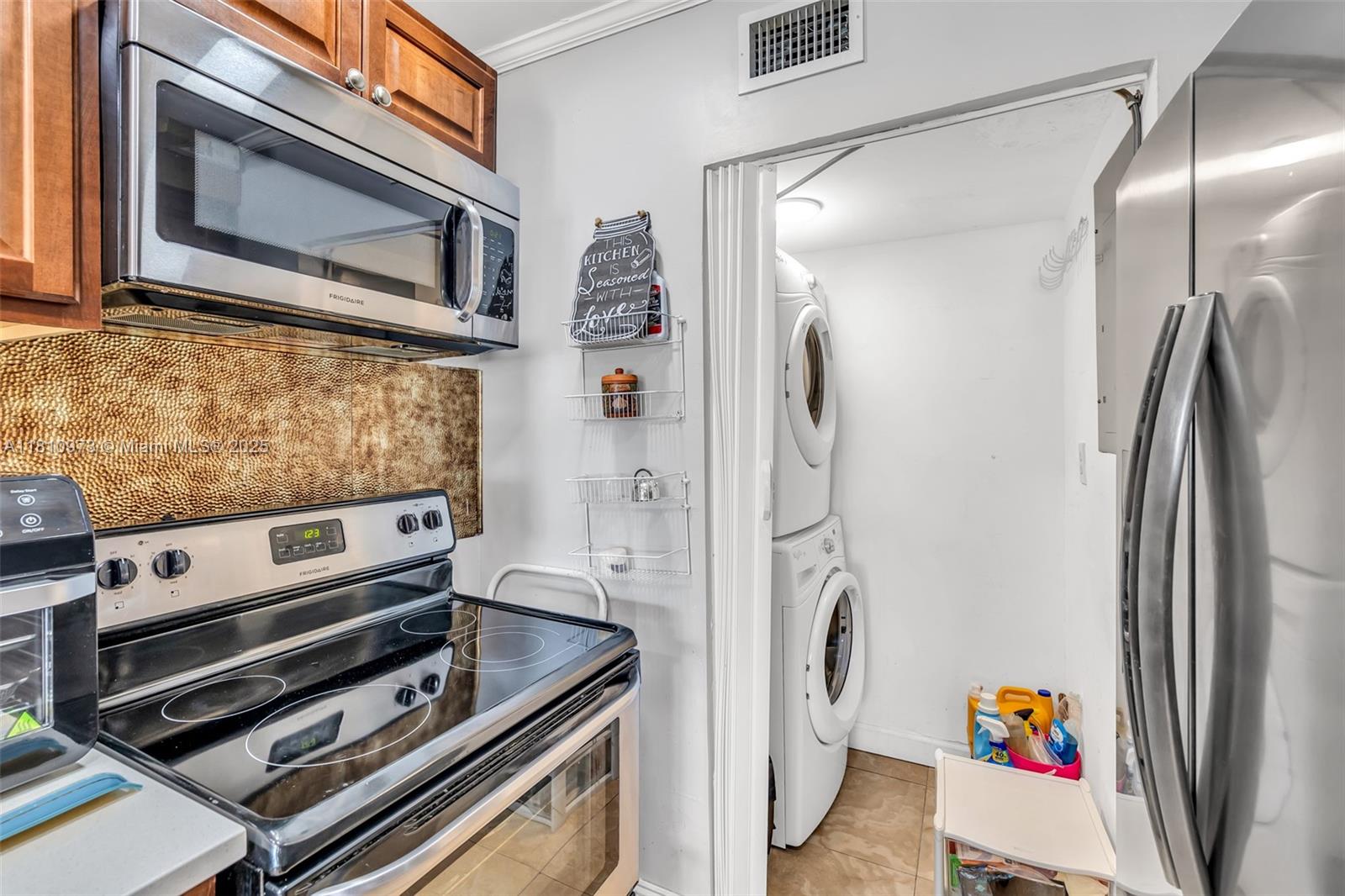 OAKBROOK IX CONDO - Residential