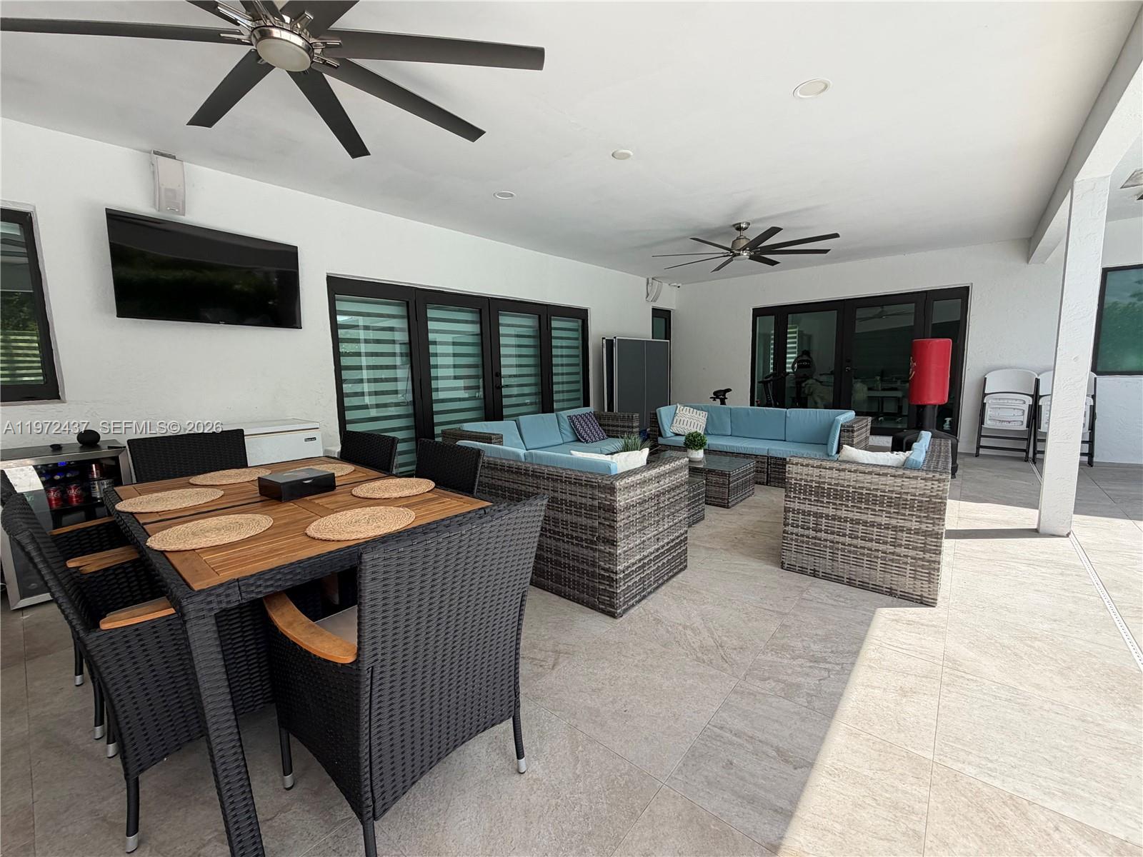 LIVE OAKS - Residential