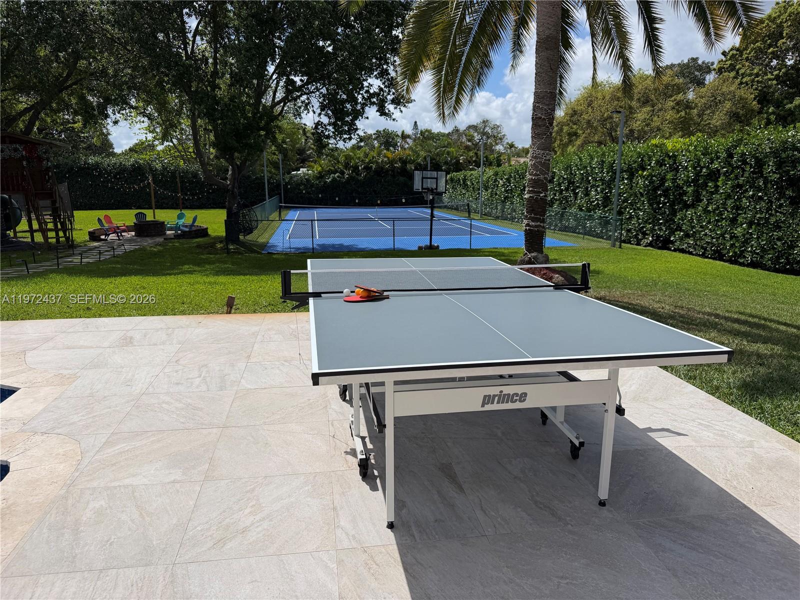 LIVE OAKS - Residential