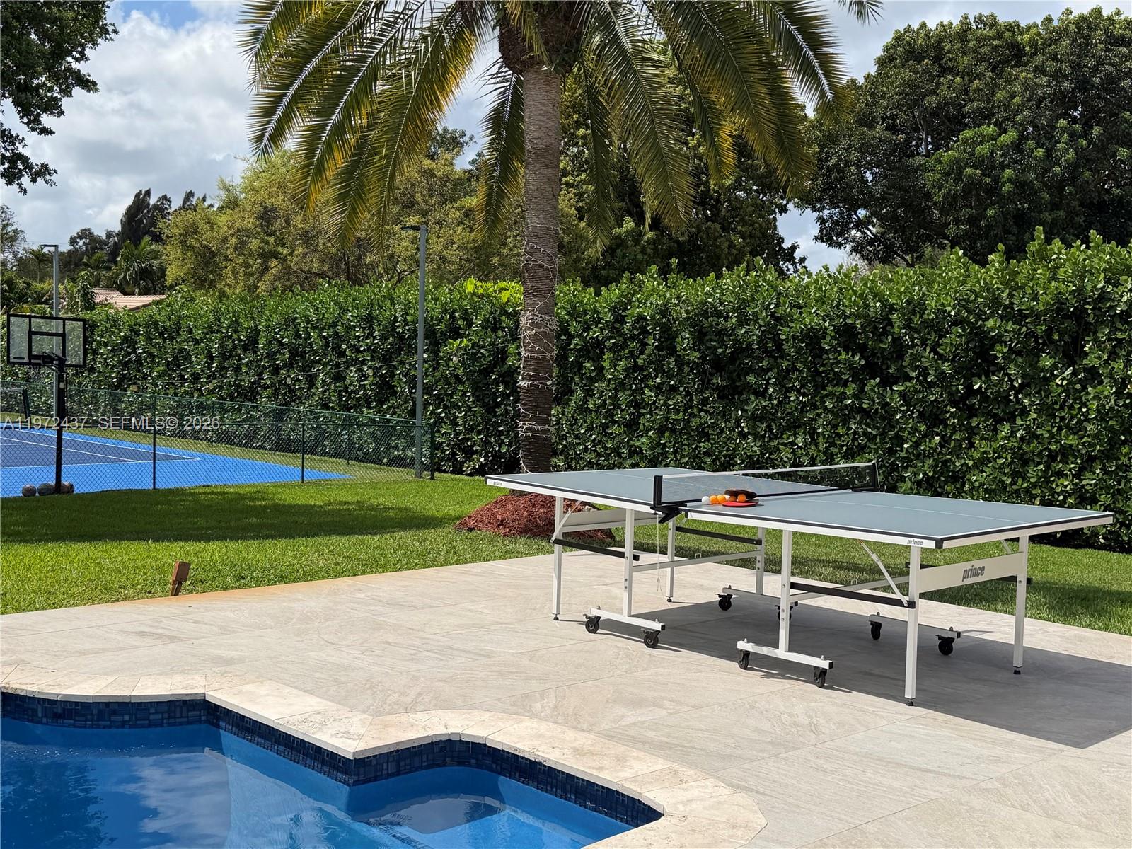 LIVE OAKS - Residential