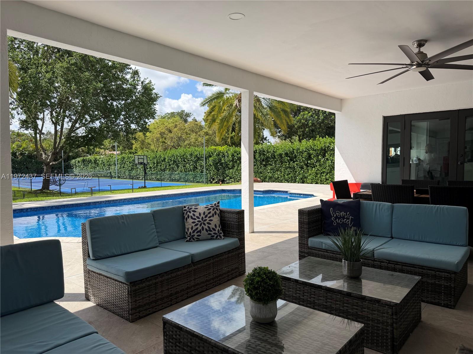 LIVE OAKS - Residential