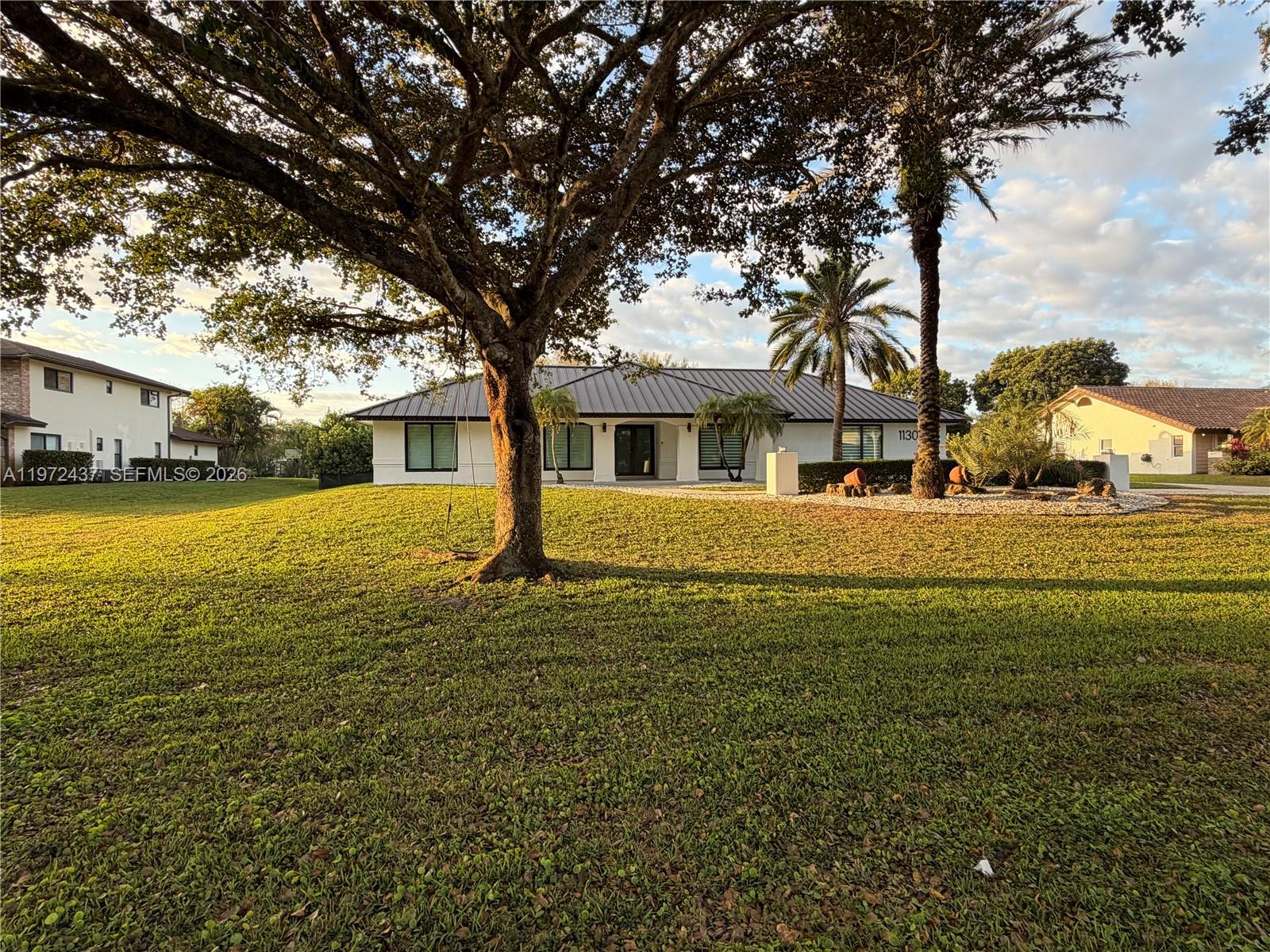LIVE OAKS - Residential