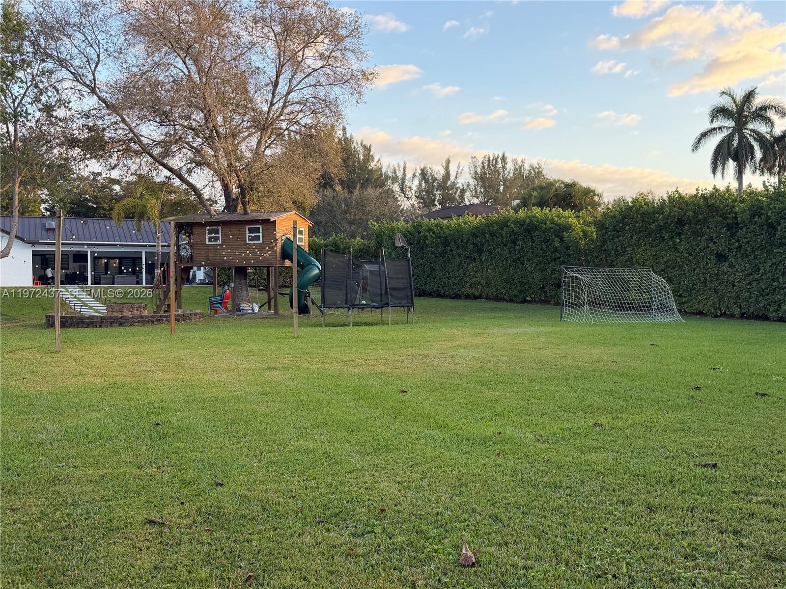 LIVE OAKS - Residential