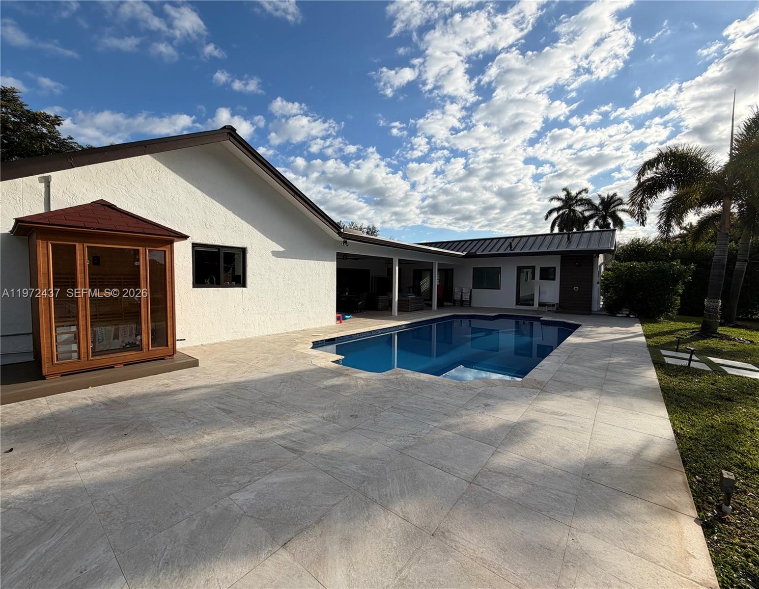 LIVE OAKS - Residential