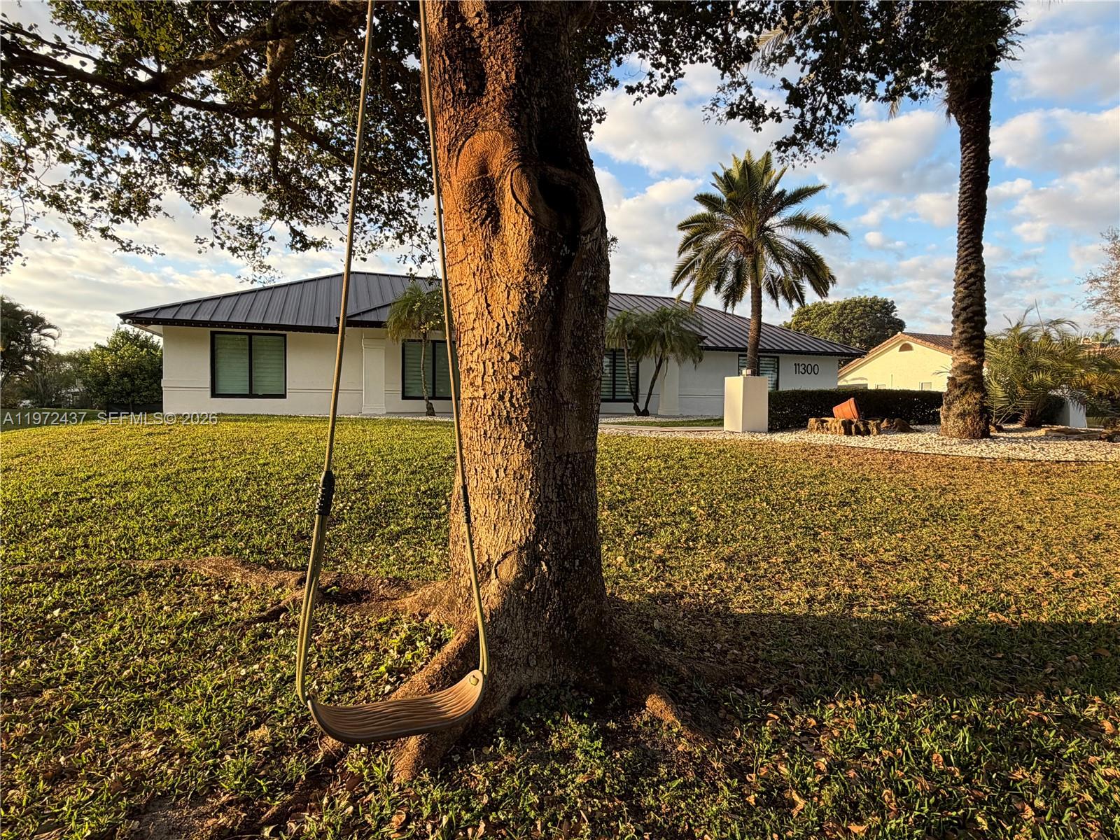 LIVE OAKS - Residential