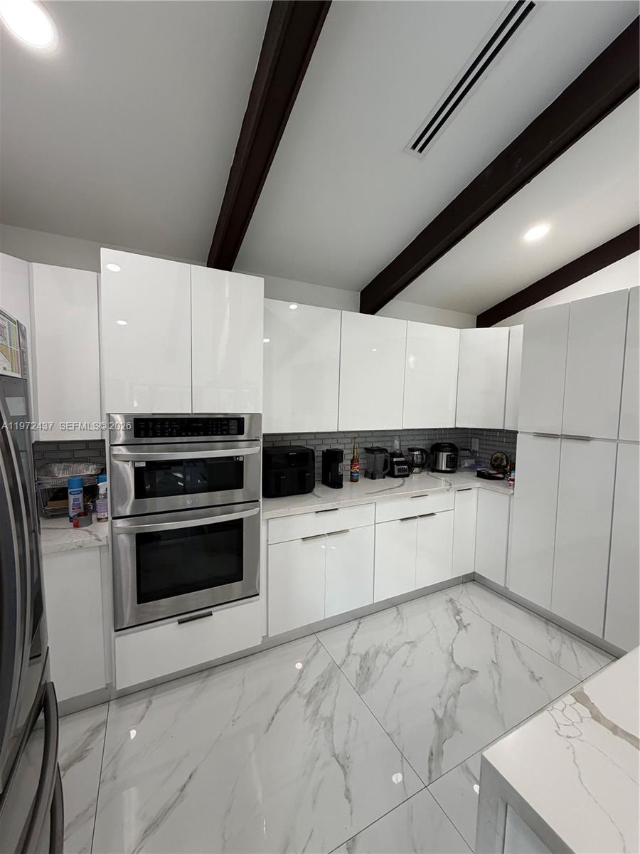 LIVE OAKS - Residential