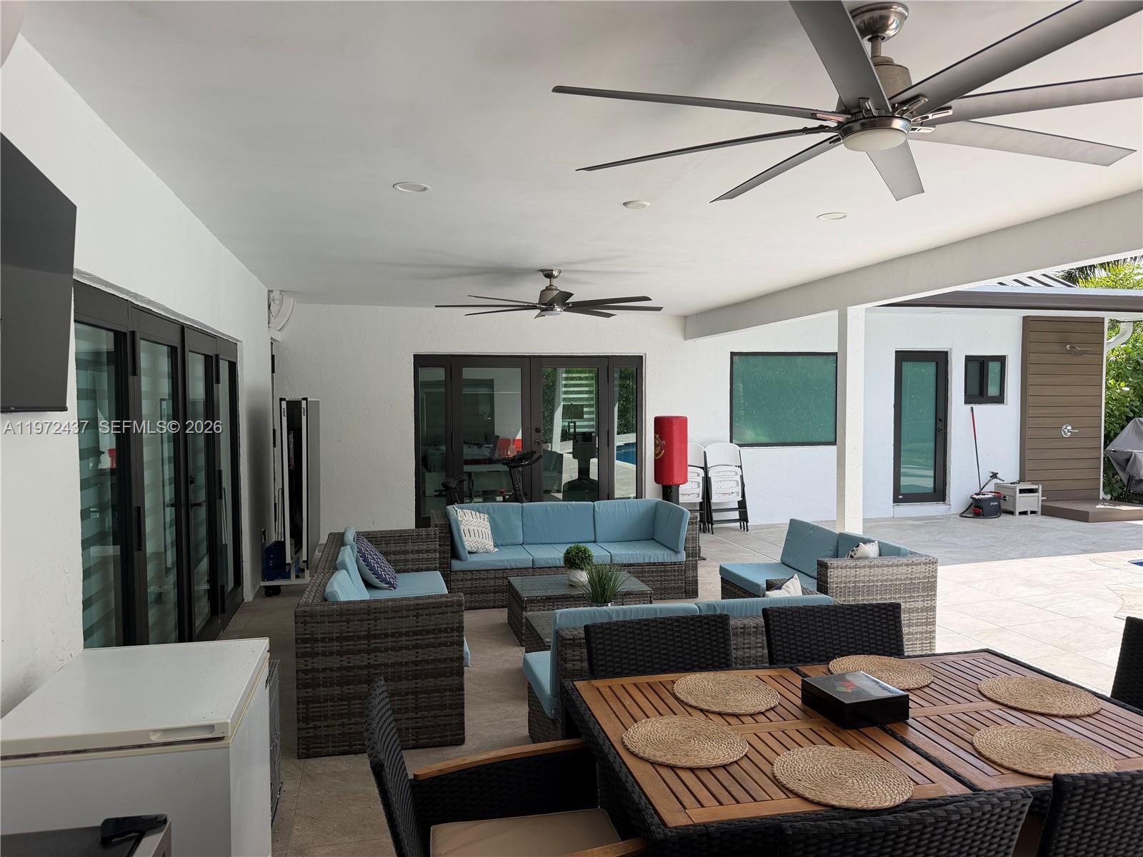 LIVE OAKS - Residential