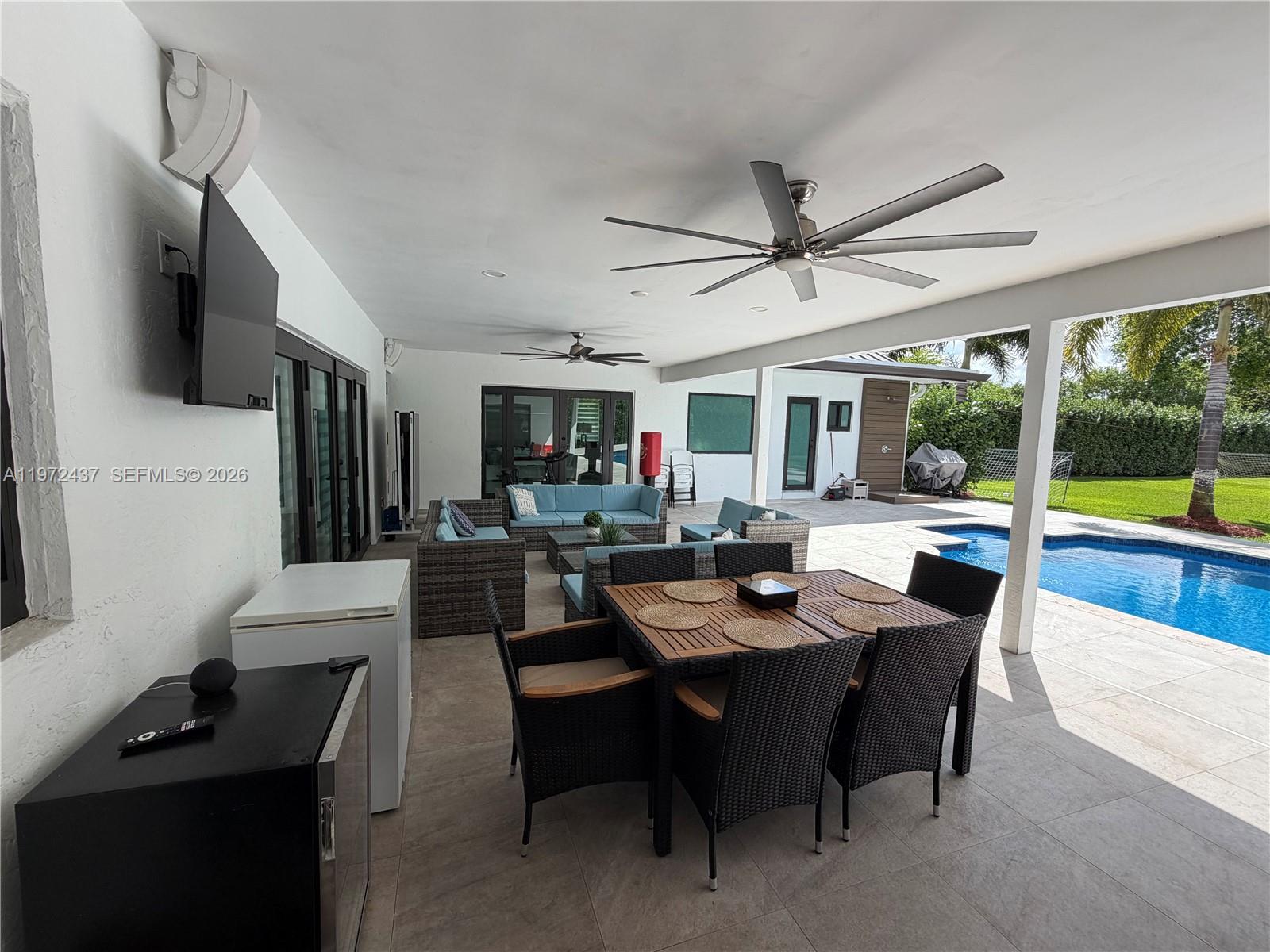 LIVE OAKS - Residential