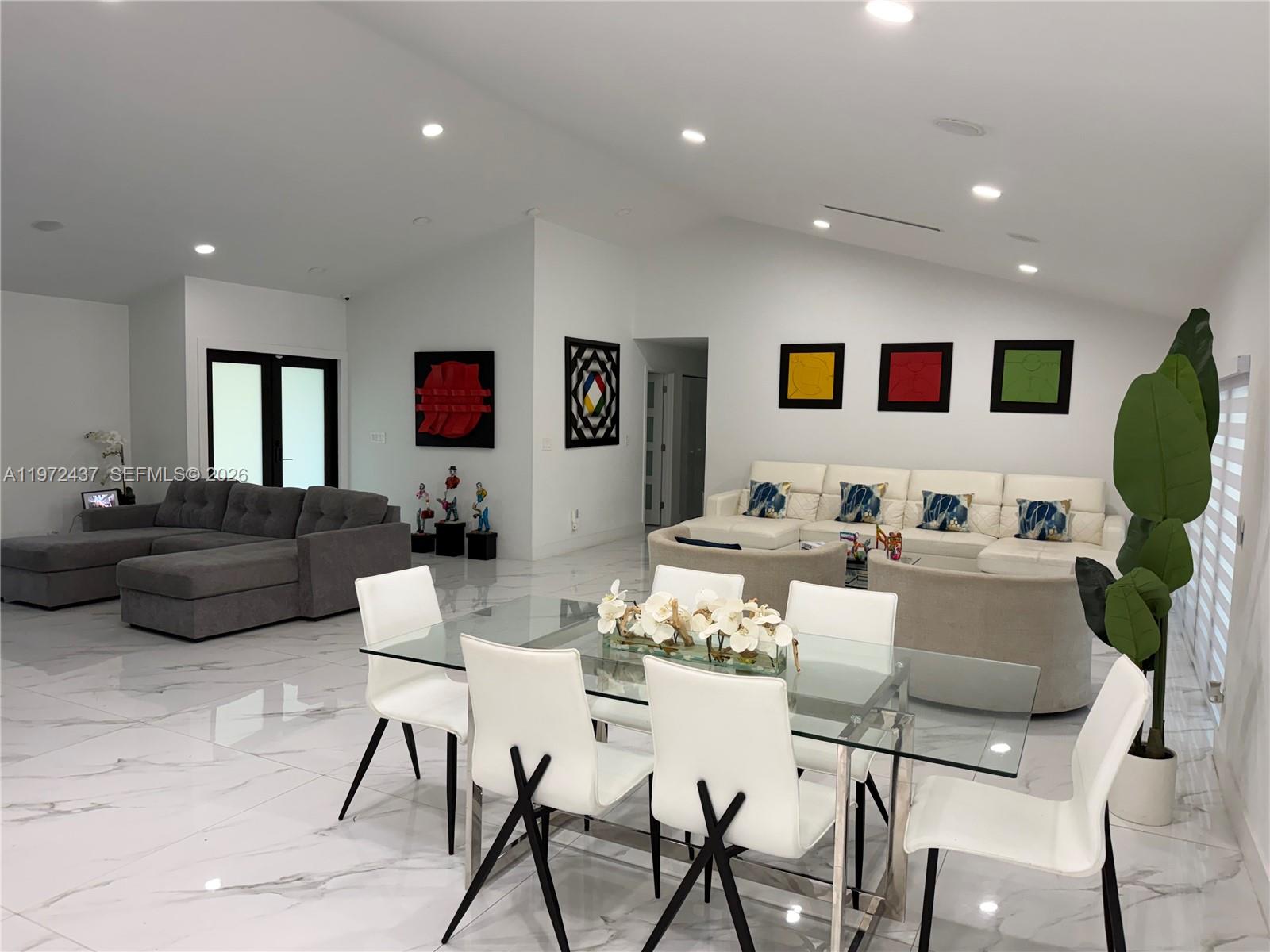 LIVE OAKS - Residential