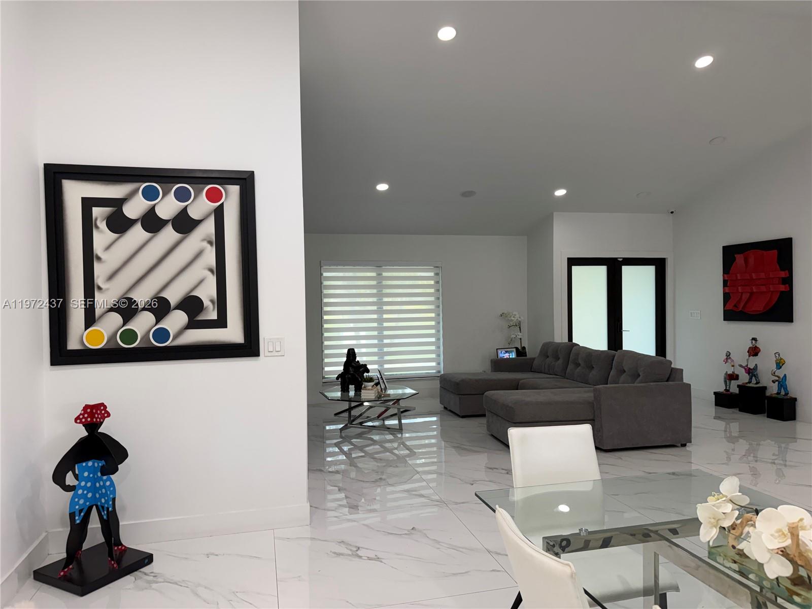 LIVE OAKS - Residential