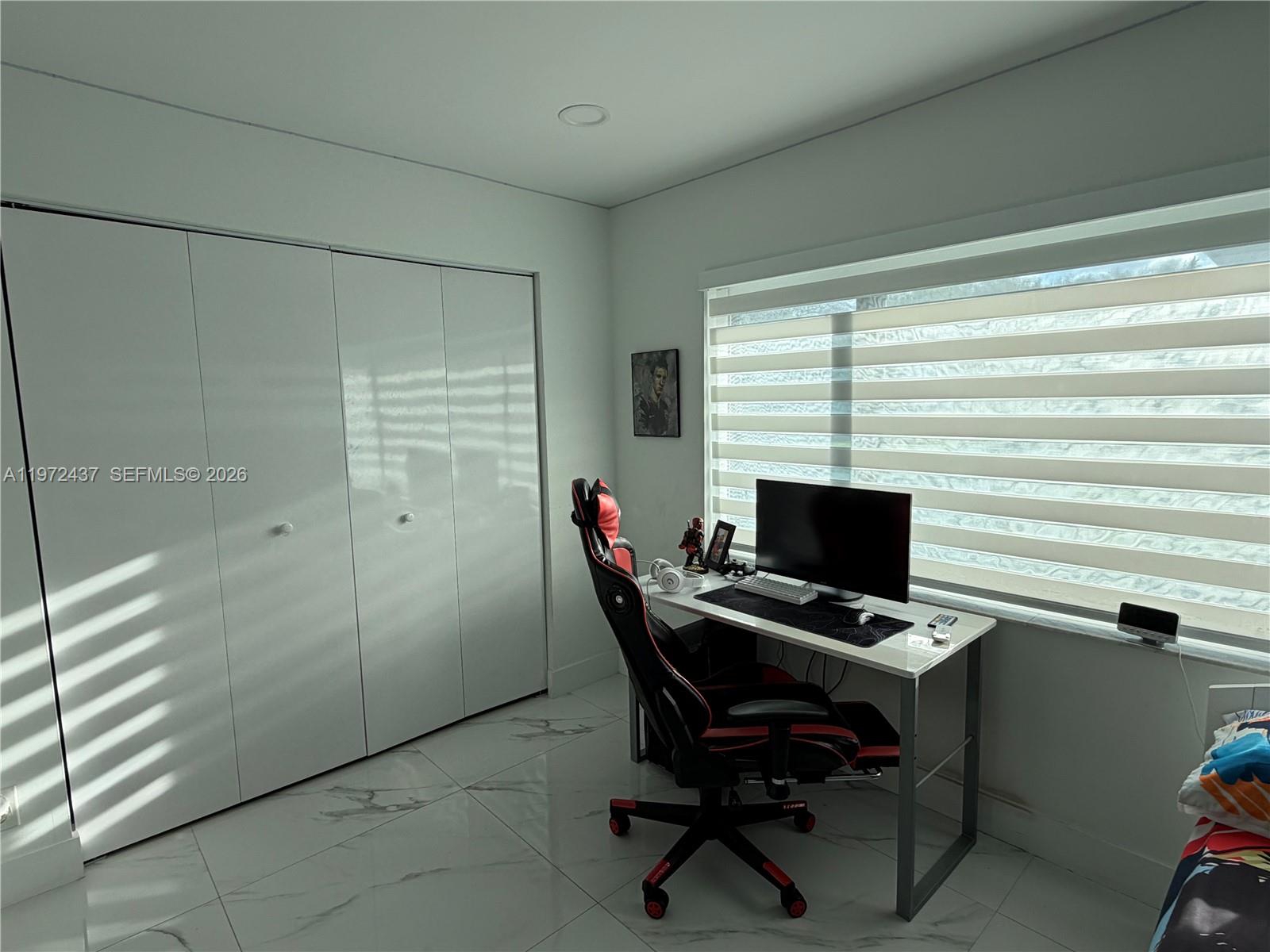 LIVE OAKS - Residential