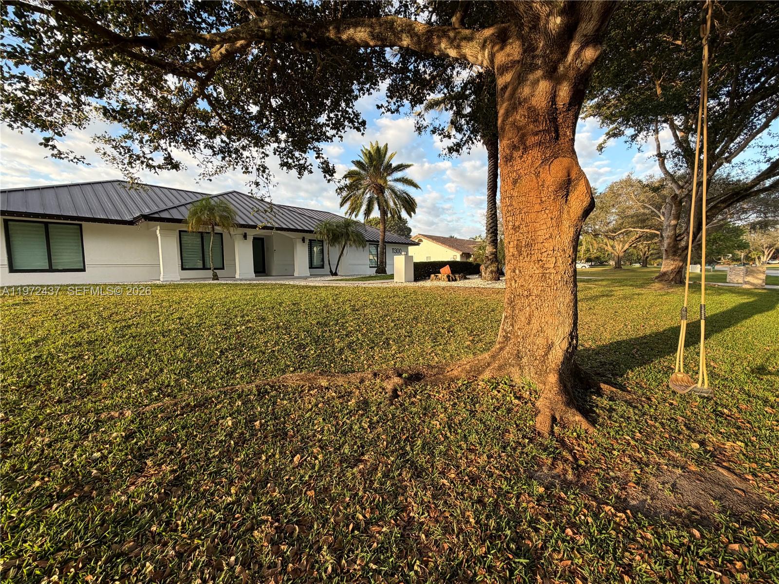 LIVE OAKS - Residential